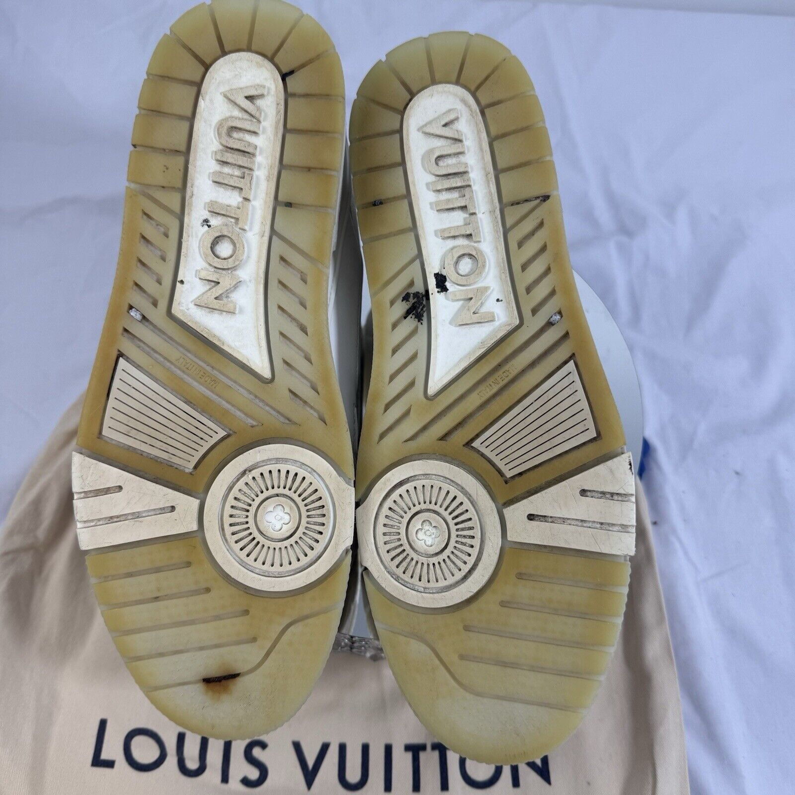 Louis Vuitton Louis Vuitton LV Trainers White Sneakers – Size 9 US Authent Size US 9 / EU 42 - 14 Thumbnail