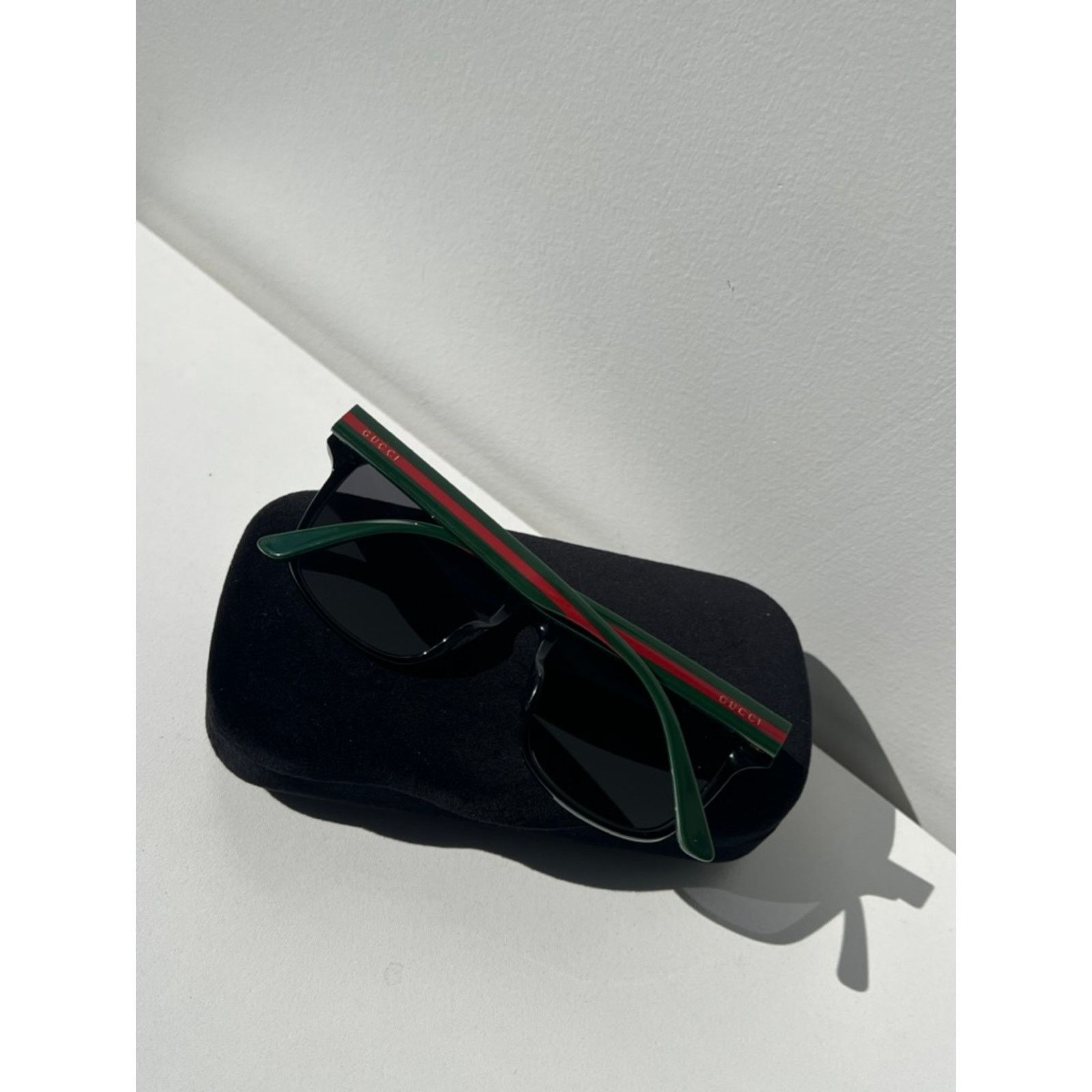 Gucci NEW Gucci GG0417SK Black Unisex Striped Arm Sunglasses Size ONE SIZE - 3 Thumbnail