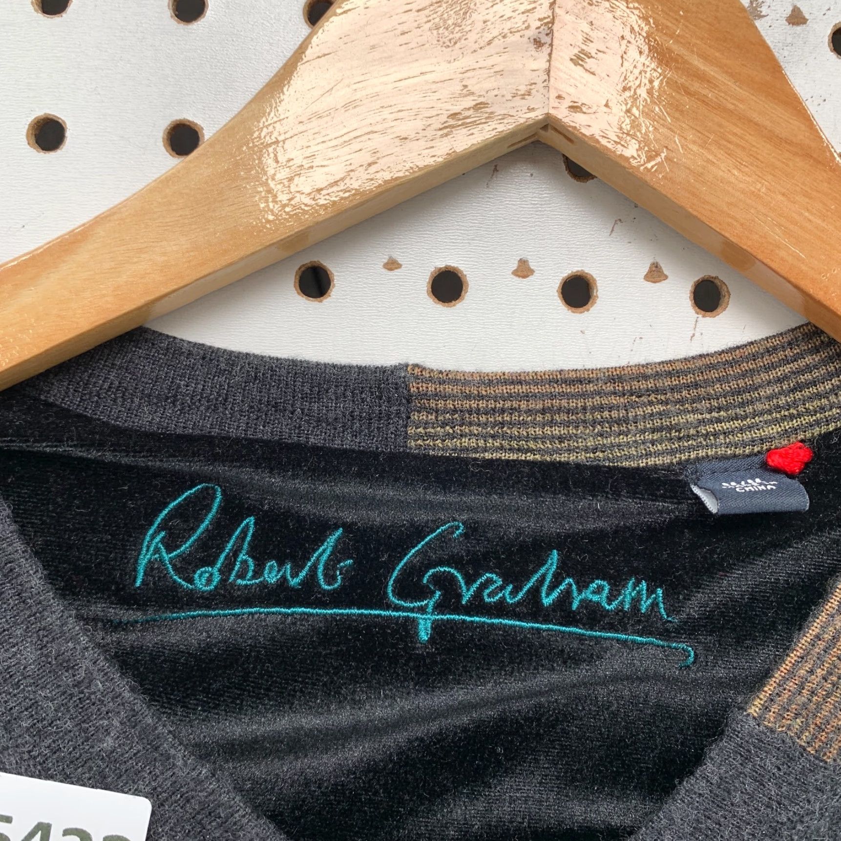 Robert Graham Robert Graham Merino Wool Sweater Mens Medium Gray Long Sleeve V-Neck Pullover M Knit 21.5x25 Size M / US 6-8 / IT 42-44 - 6 Thumbnail