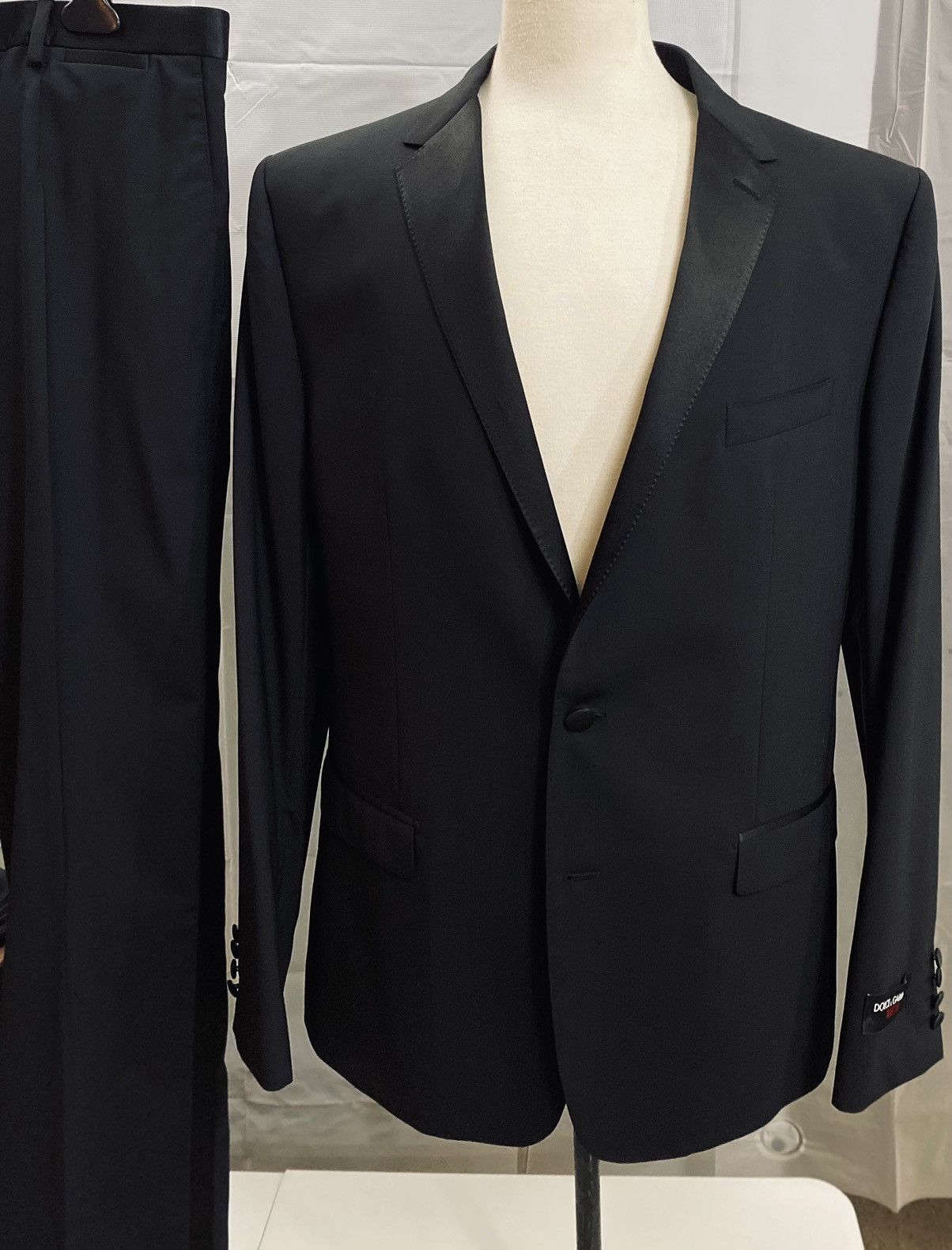 Dolce & Gabbana Dolce & Gabbana 🇮🇹 Black Notch Lapel 2btn Martini Tux 56R NWT Size 46R - 1 Thumbnail