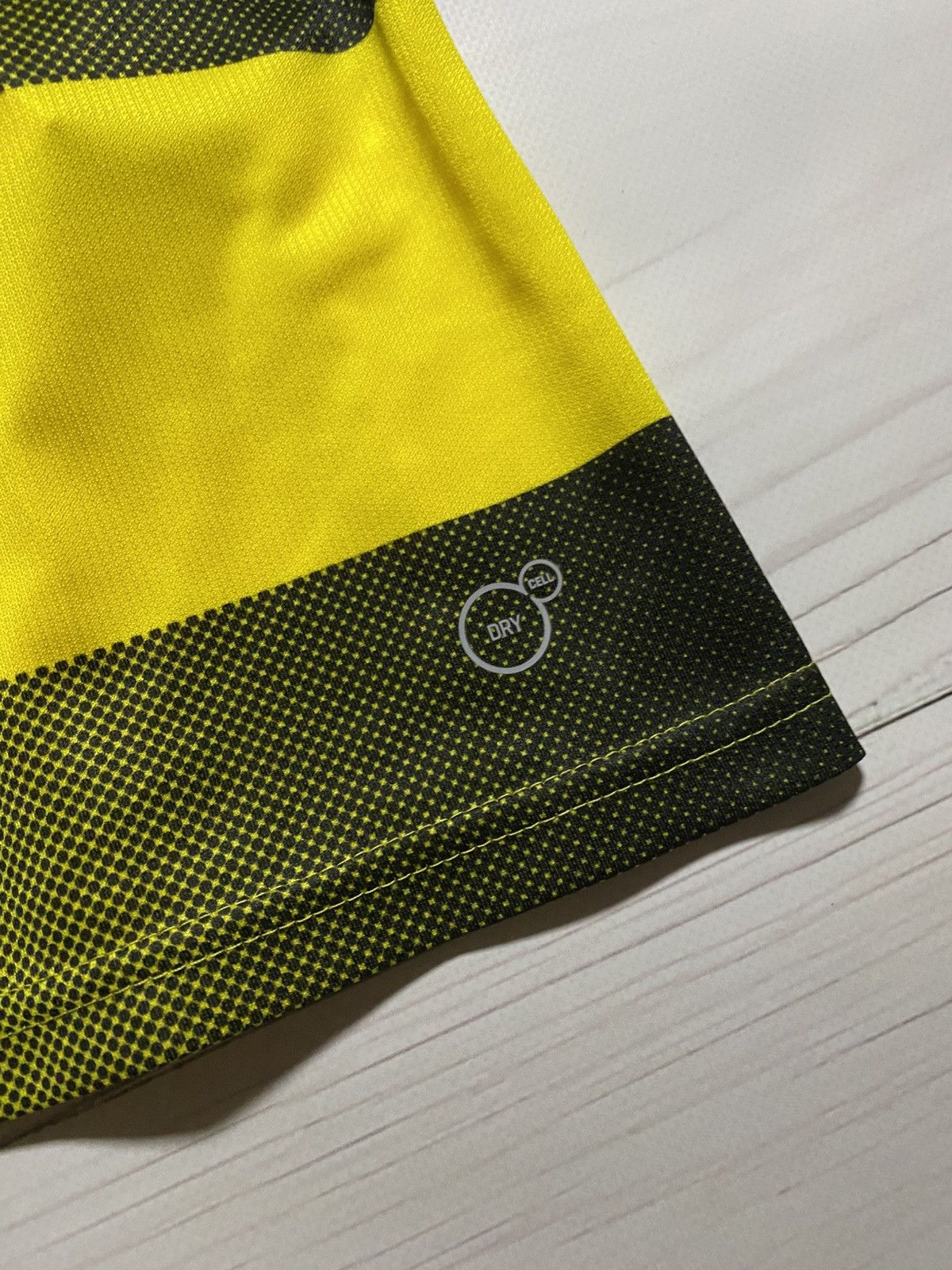Puma × Vintage Puma Borussia Dortmund 2017/18 Home Jersey T Shirt Size US S / EU 44-46 / 1 - 6 Thumbnail