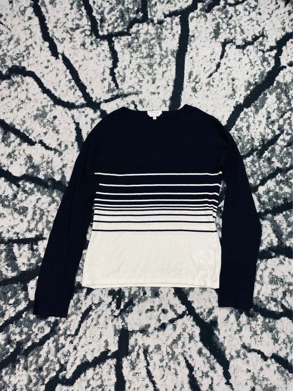 Max Mara Max Mara sweater navy blue white M italy Size M / US 6-8 / IT 42-44 - 1 Thumbnail