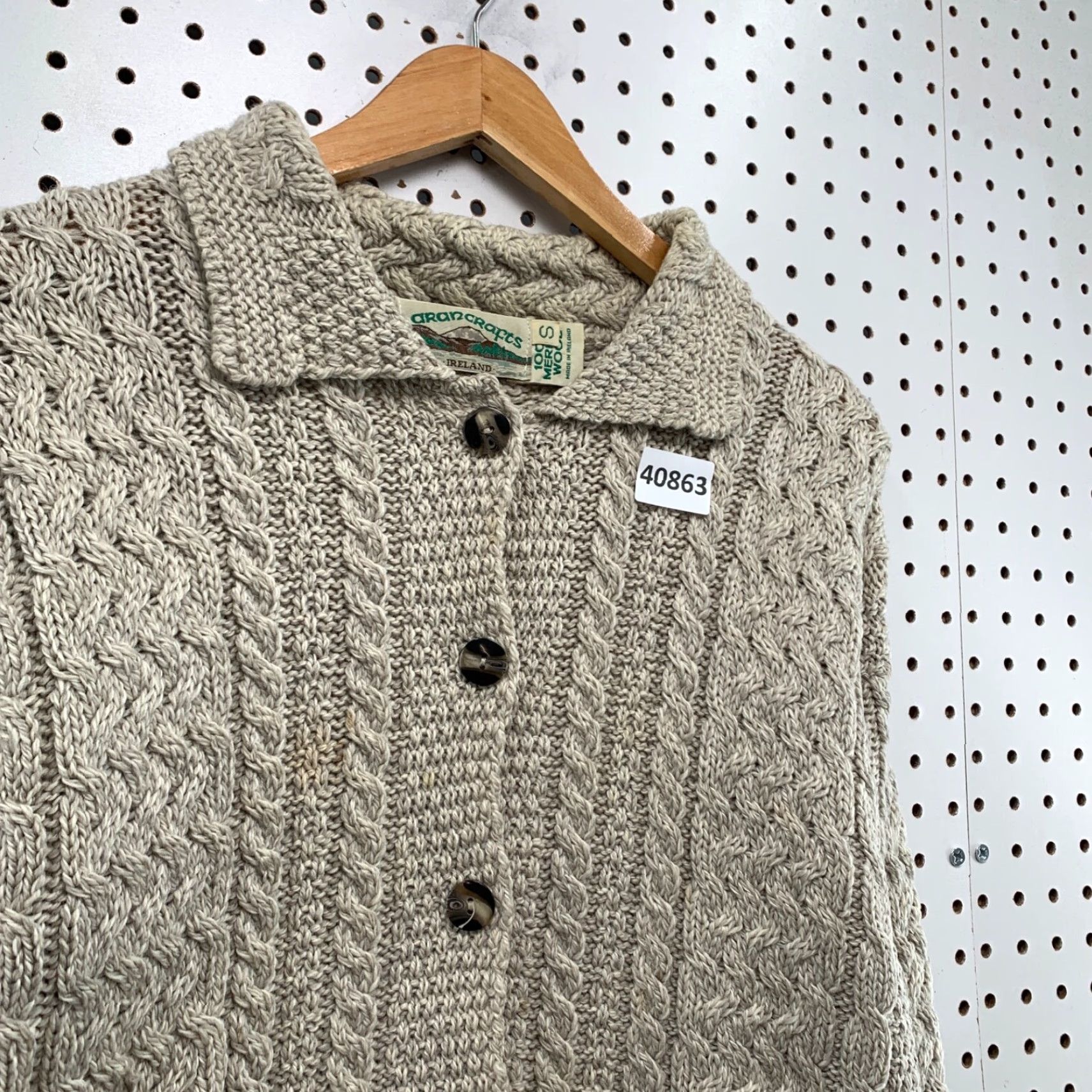 Vintage VINTAGE Aran Crafts Cardigan Shirt Women Small Beige 100% Merino Wool Cable Knit 60s? (Wait) Size S / US 4 / IT 40 - 7 Thumbnail