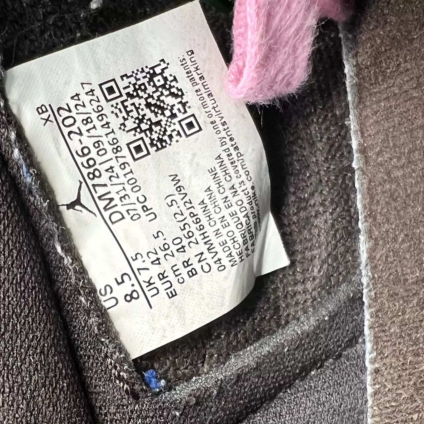 Travis Scott Travis Scott x AJ1 Low Velvet Barbed Hook 42 Size US 9 / EU 42 - 8 Thumbnail