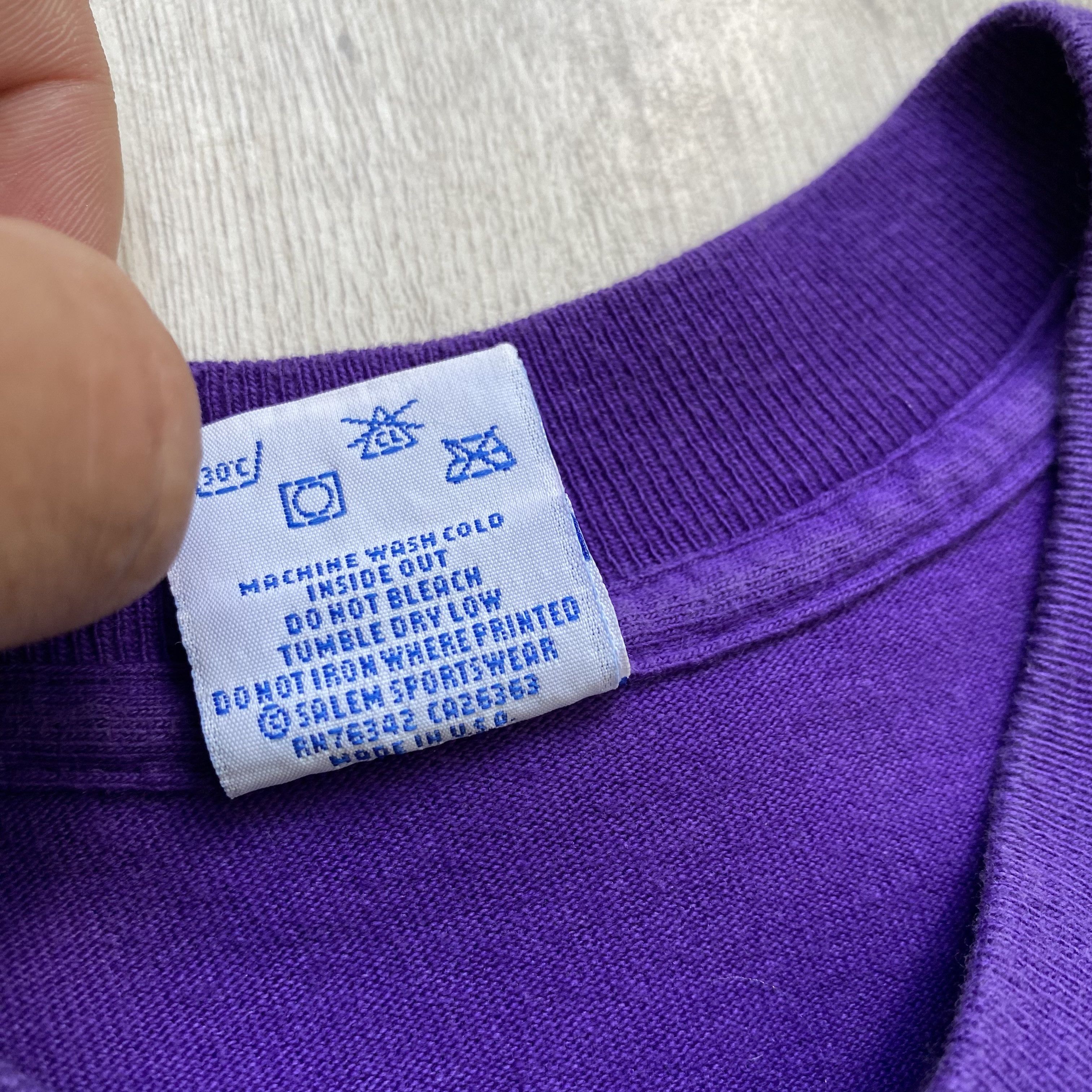 NBA 🏀 90S Vintage NBA Charlotte Hornets Single Basketball Tee Size US XL / EU 56 / 4 - 9 Thumbnail