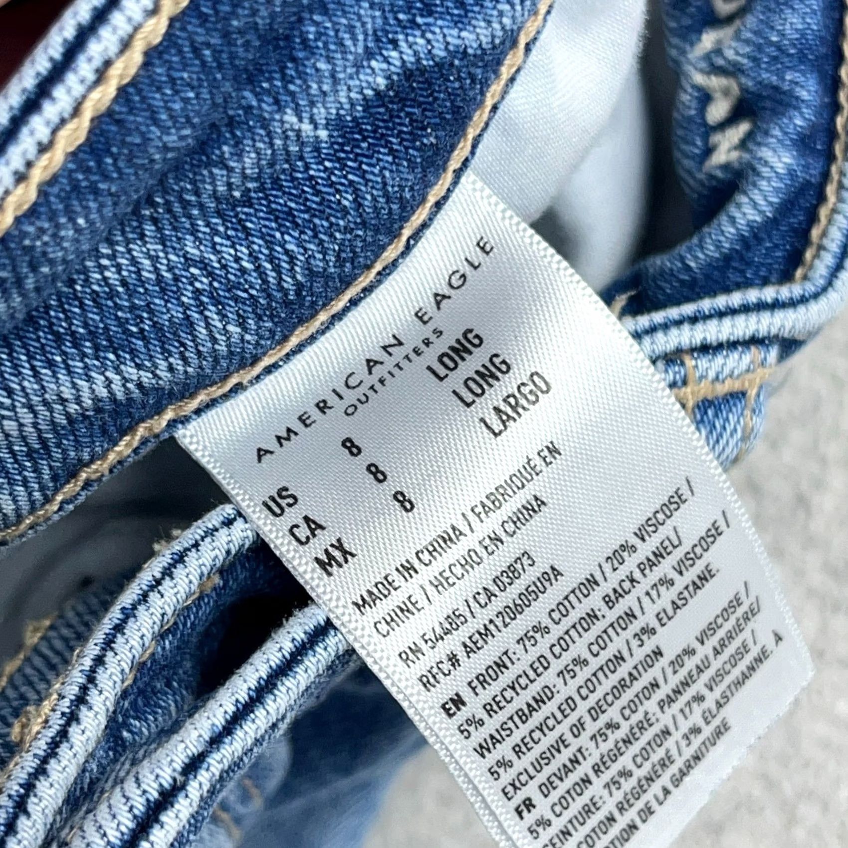 American Eagle Outfitters American Eagle Mom Jeans Women 8 Long Holes Distressed Baggy Stretch Med Wash Size 30" / US 8 / IT 44 - 4 Thumbnail