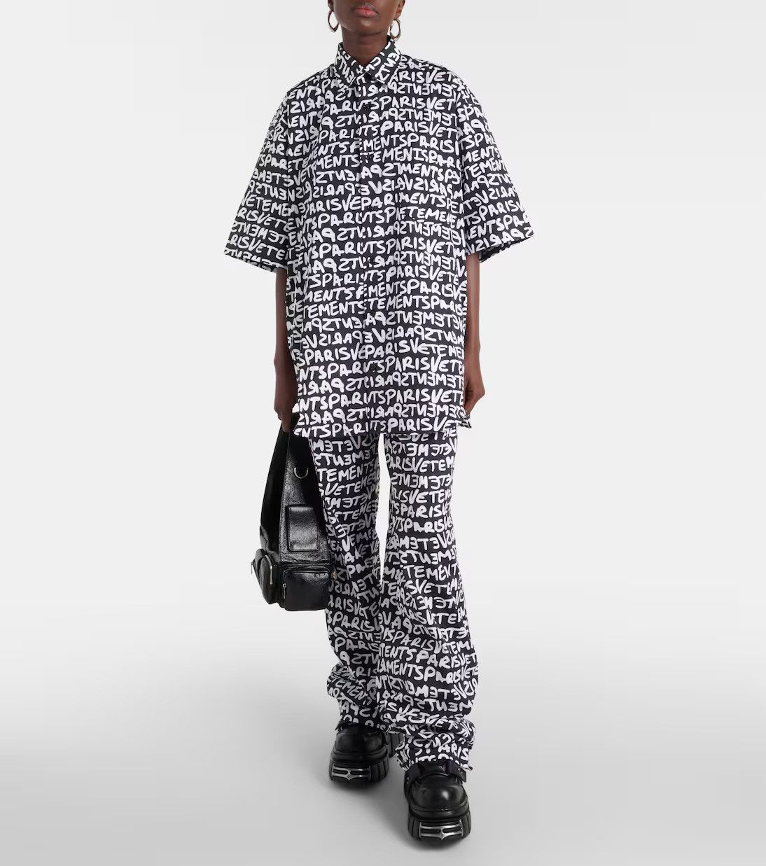 Vetements Black All Over Grafitti Logo Oversized Short Sleeve Shirt Size US S / EU 44-46 / 1 - 4 Thumbnail