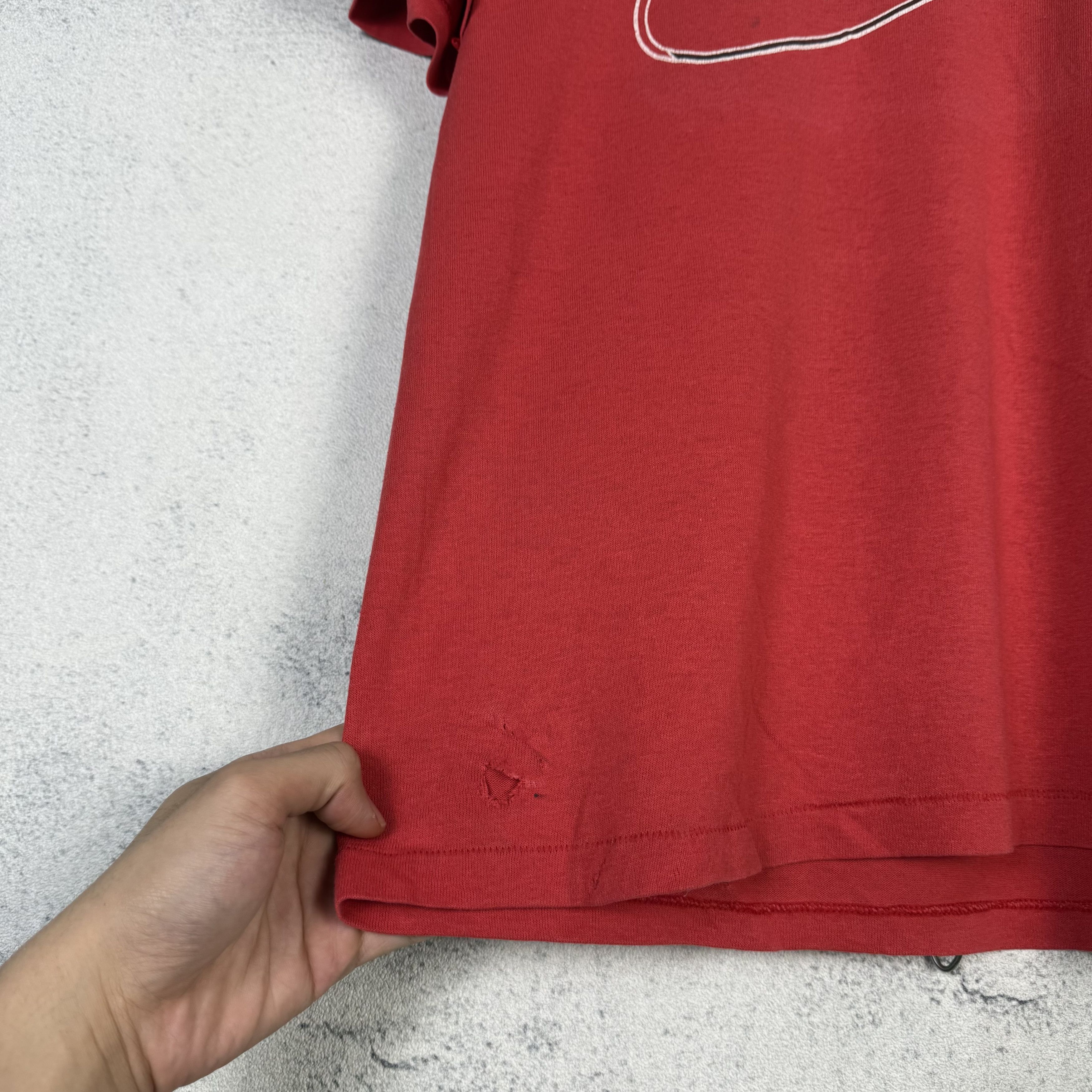 Nike Vintage 80s Nike Distressed Tshirt Size US M / EU 48-50 / 2 - 3 Thumbnail