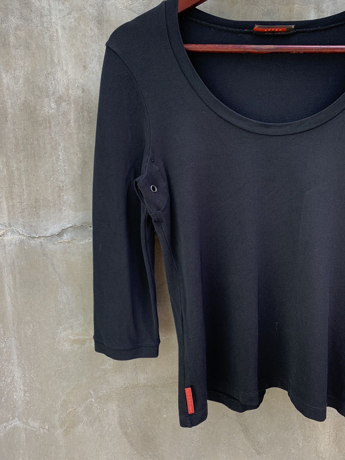 Prada Red Tab Scoop Neck Sweater Size M / US 6-8 / IT 42-44 - 2 Thumbnail