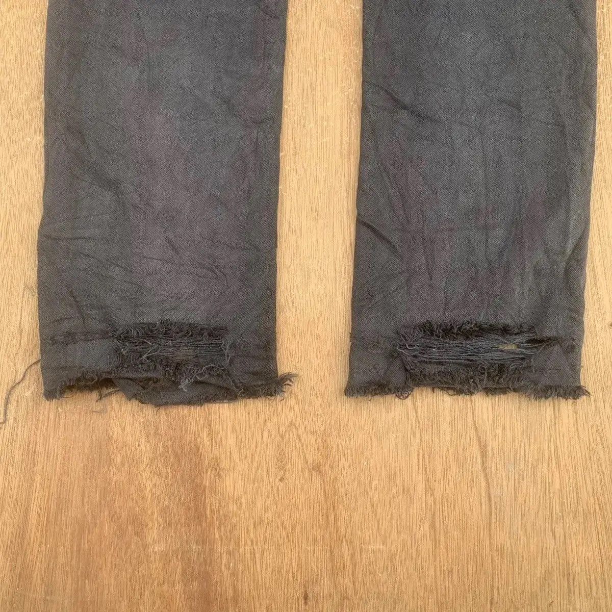 Levi's 🔥 1980’s VINTAGE LEVI’S JEANS SUPER BLACK LEVIS DENIM PANTS Size US 28 / EU 44 - 14 Thumbnail