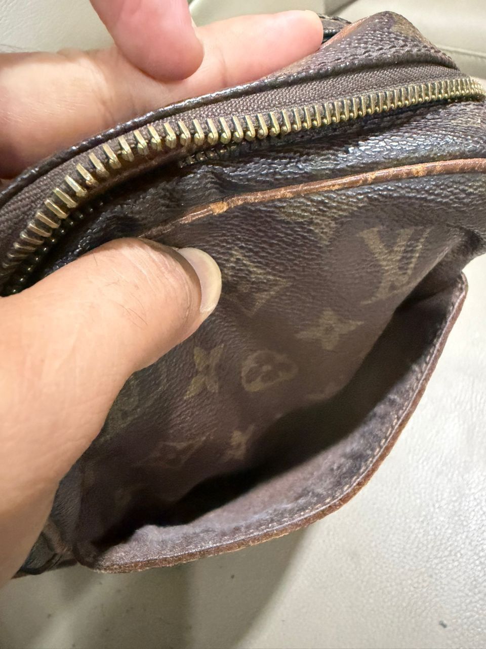 Louis Vuitton Authentic LOUIS VUITTON danube Shoulder bag Size ONE SIZE - 15 Thumbnail