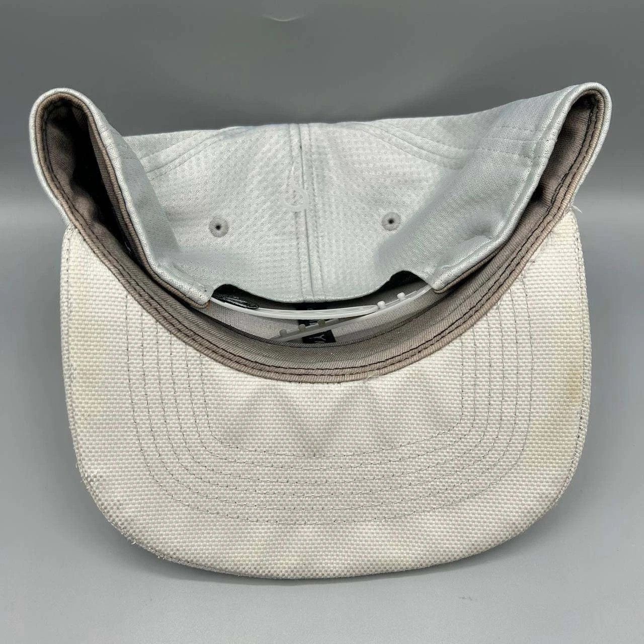 Jordan Brand Air Jordan 11 Hat Men Gray Embroidered Jumpman Snap Back Cap Size ONE SIZE - 8 Thumbnail