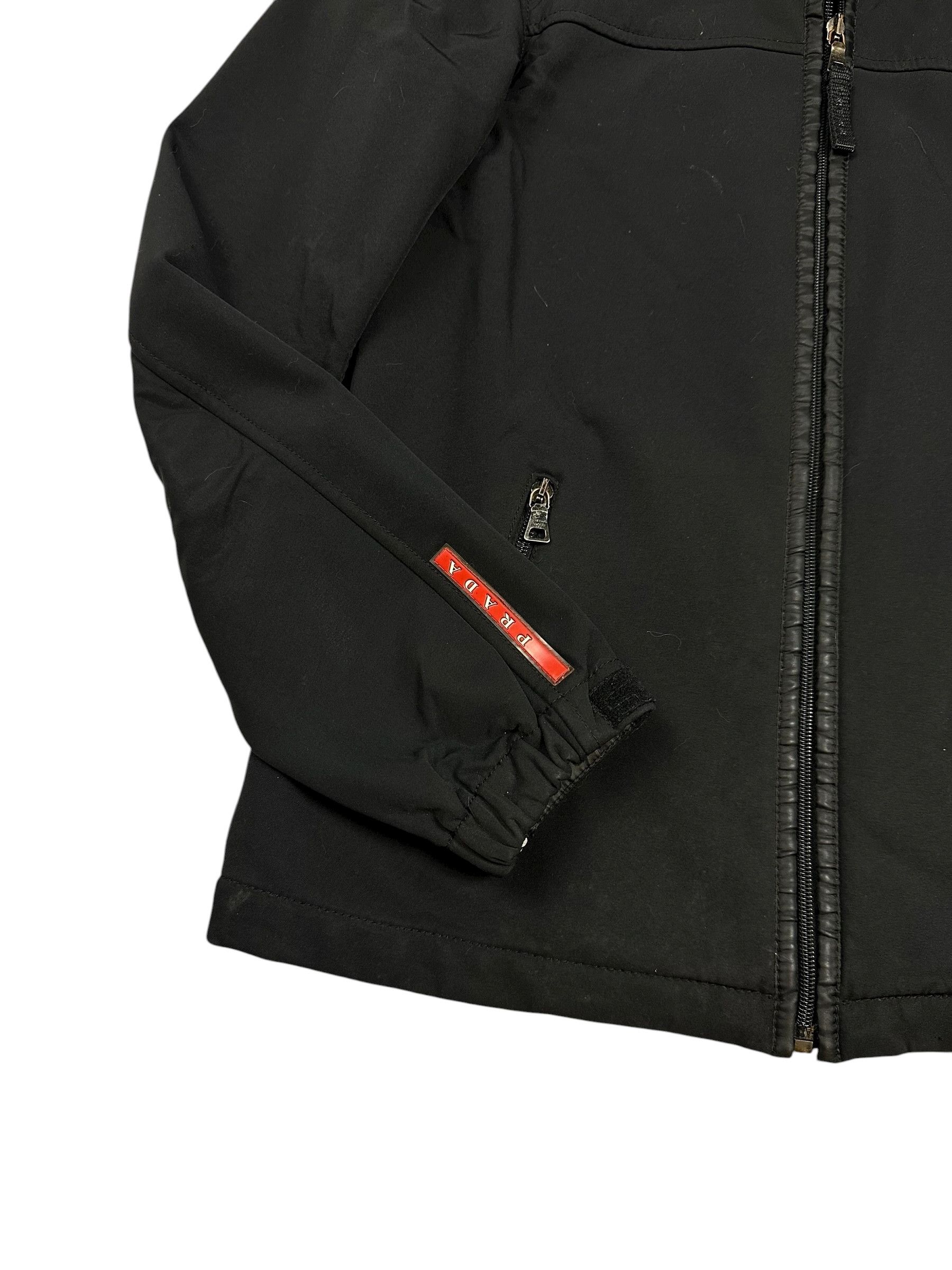 Prada Prada Nylon Back Pocket Iconic Top Size US M / EU 48-50 / 2 - 6 Thumbnail