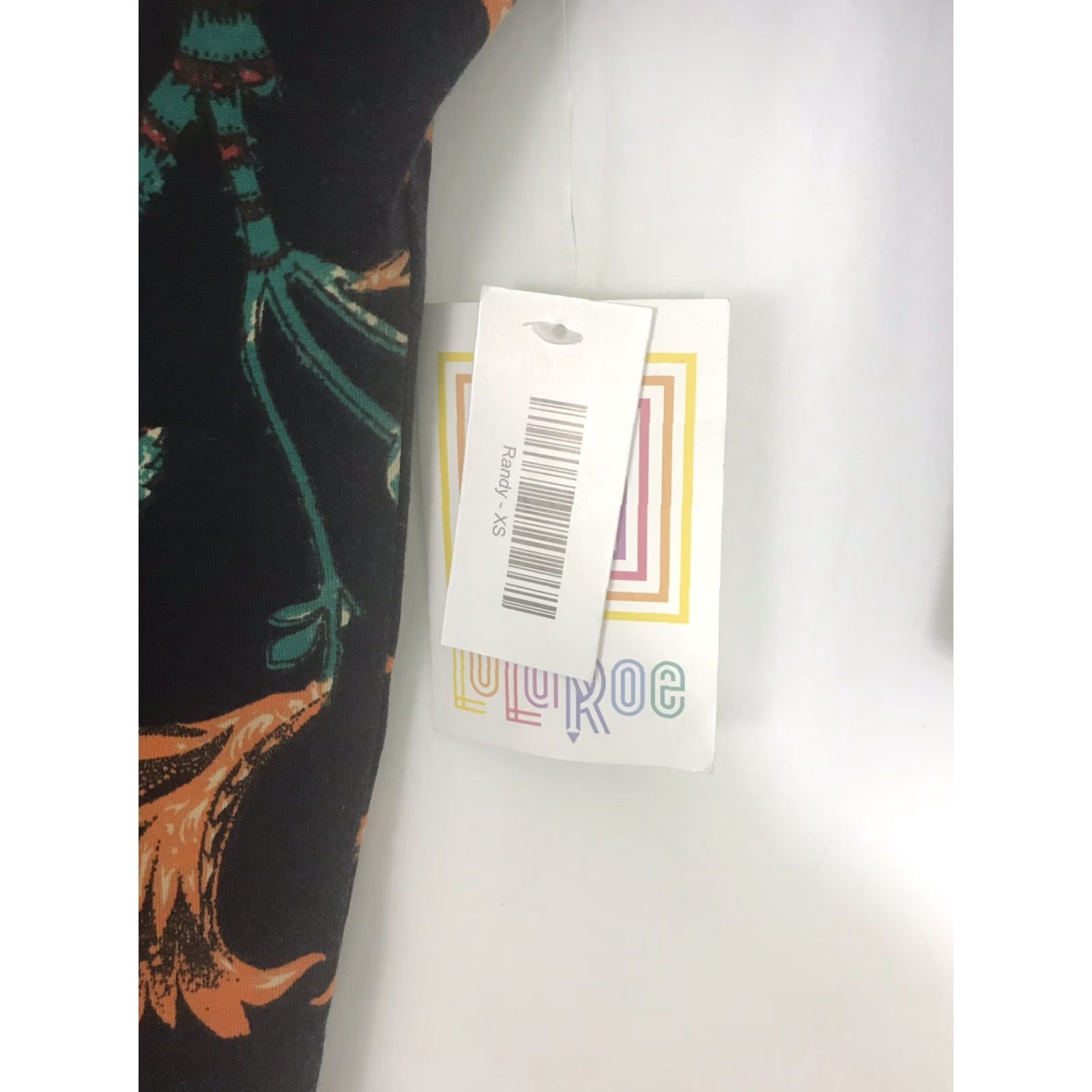 Vintage VINTAGE LuLaRoe Randy XS T-Shirt Women Floral Gray Black Green Orange Flowers 3/4 Sleeve Crew Neck NWT Regular Womens Size XS / US 0-2 / IT 36-38 - 2 Thumbnail