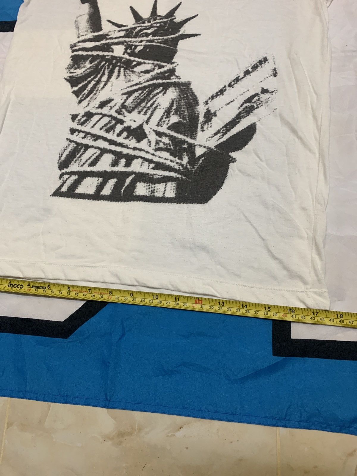 Band Tees Vintage The Clash Liberty Tshirt Band Tour 1979 Size US S / EU 44-46 / 1 - 9 Thumbnail
