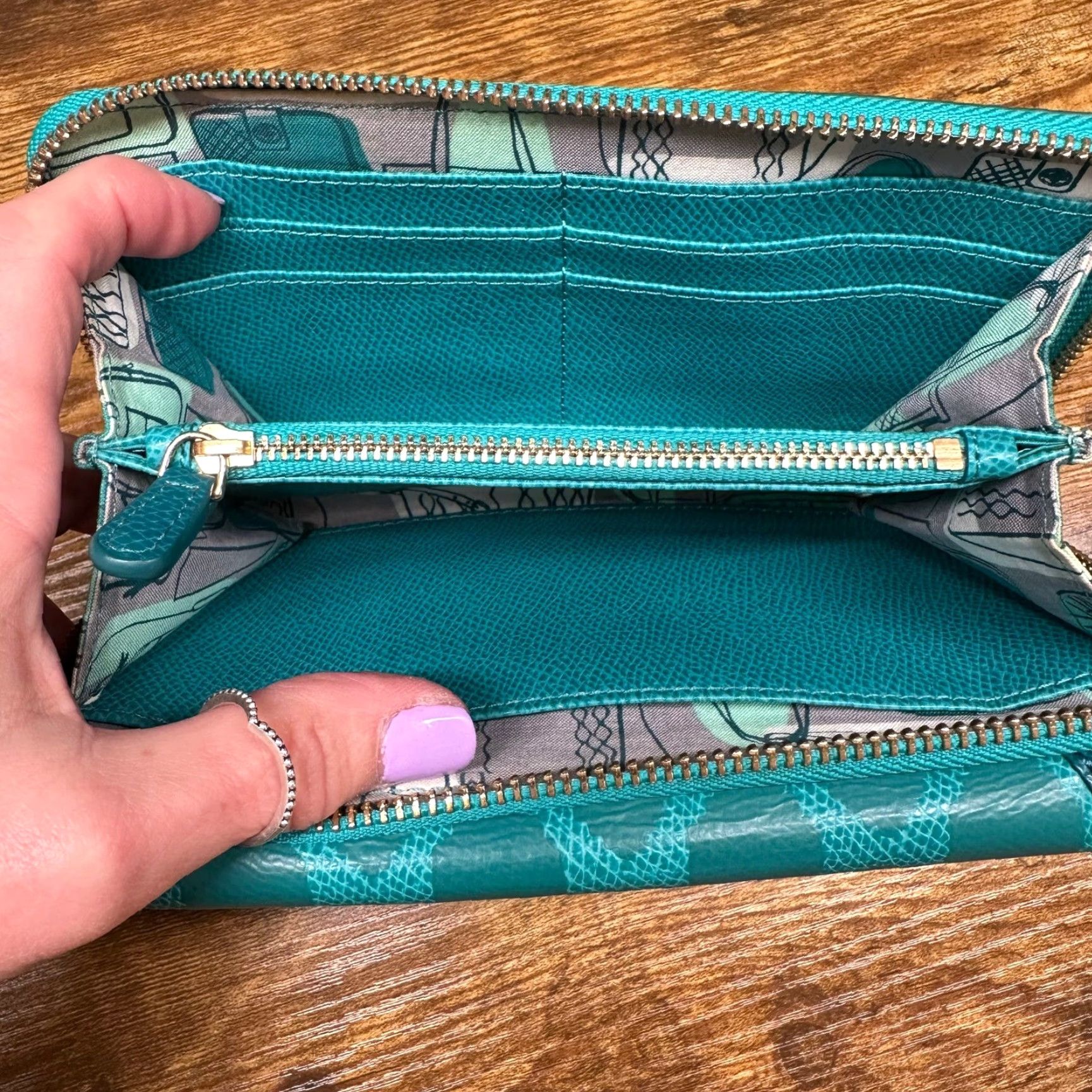 Vera Bradley Vera Bradley Teal Faux Leather Wristlet Wallet Clutch Argyle Diamond Pattern Zipper Credit Card IDs Women's One Size Size ONE SIZE - 6 Thumbnail