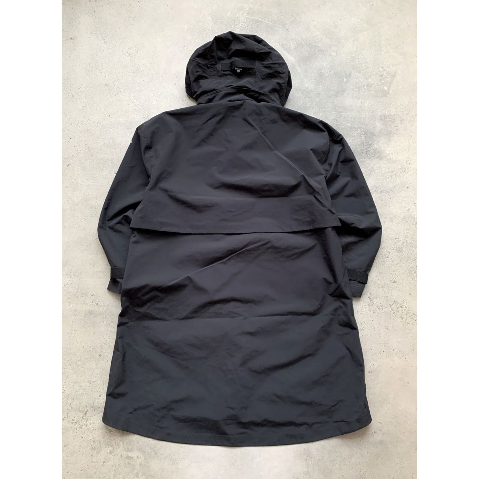 Mercedes-Benz ADIDAS AMG PETRONAS MERCEDES FORMULA 1 RAIN WINDBREAKER JACKET WOMEN'S M Size M / US 6-8 / IT 42-44 - 3 Thumbnail