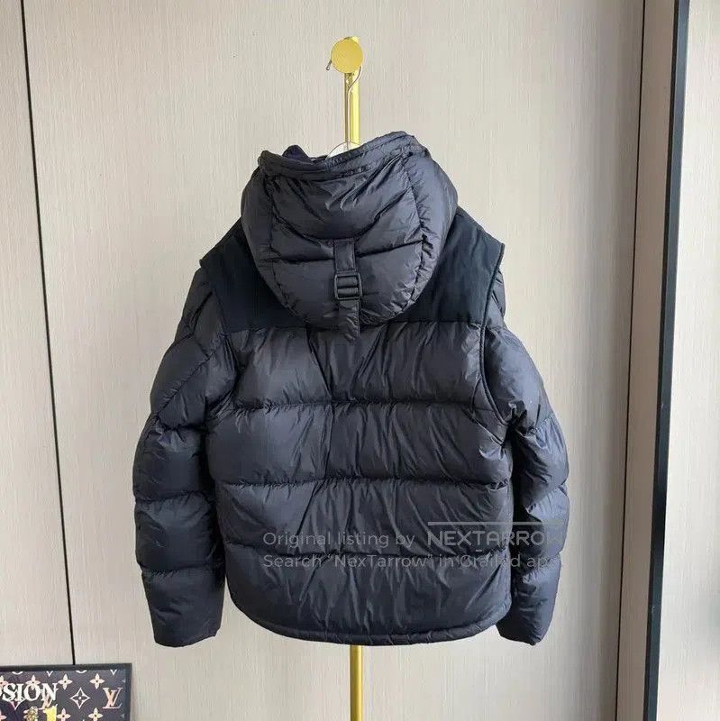 Burberry Burberry Women's Black Nylon Puffer Jacket. Size L / US 10 / IT 46 - 2 Thumbnail