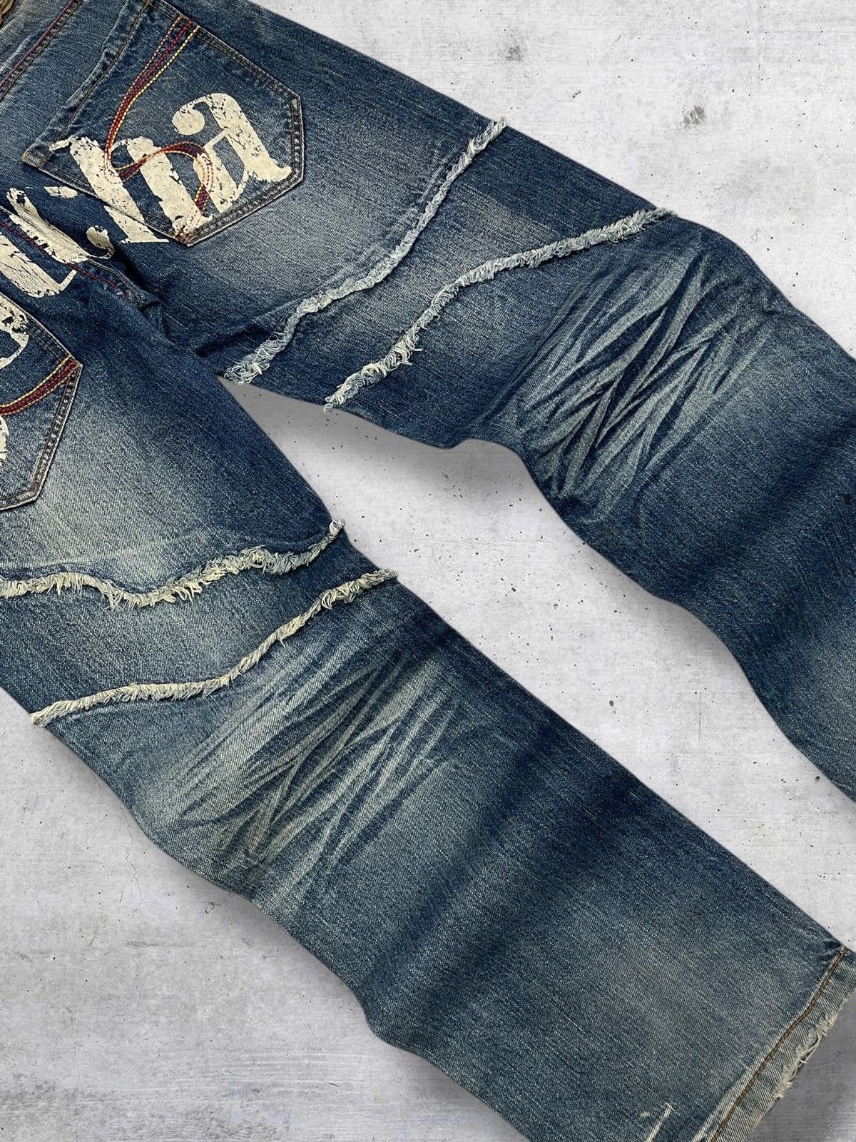 Beauty Beast VINTAGE DISTRESSED STYLE ‘REMEMBER OUR ROOTS’ POEM 90S DENIM Size US 32 / EU 48 - 9 Thumbnail