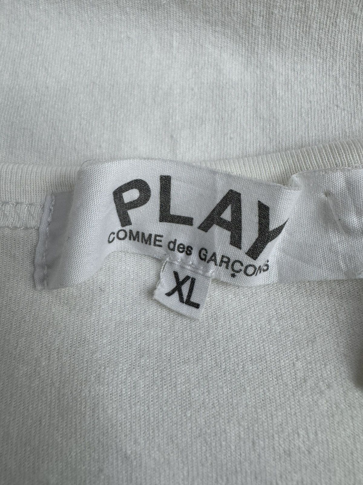 Comme des Garcons PLAY Comme des Garçons Play white T-shirt with a red heart logo Size US XL / EU 56 / 4 - 6 Thumbnail