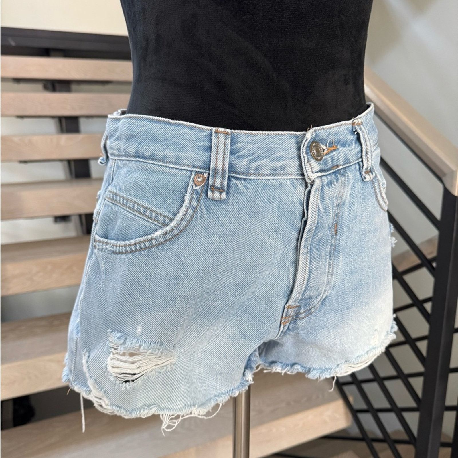 Other New We The Free Faded Blue Jean Shorts size 25 Size 25" / US 0 / IT 36 - 8 Thumbnail