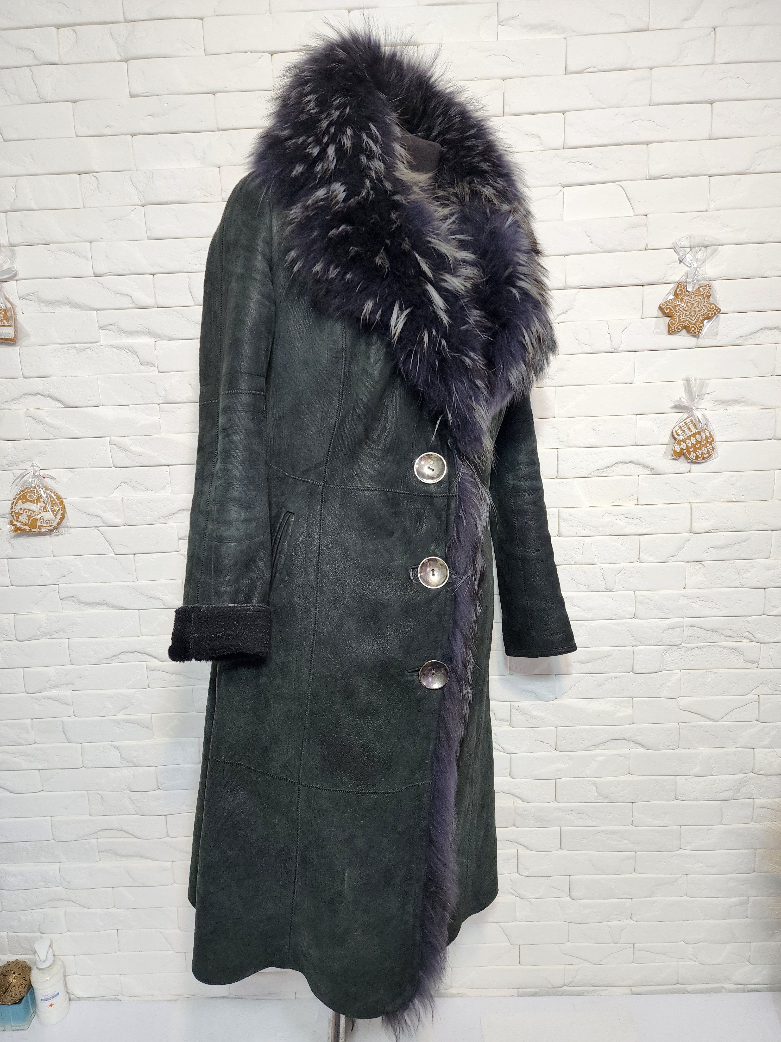 Furla Black Sheepskin Coat: Women's Genuine Fur, Button Front Size M / US 6-8 / IT 42-44 - 3 Thumbnail