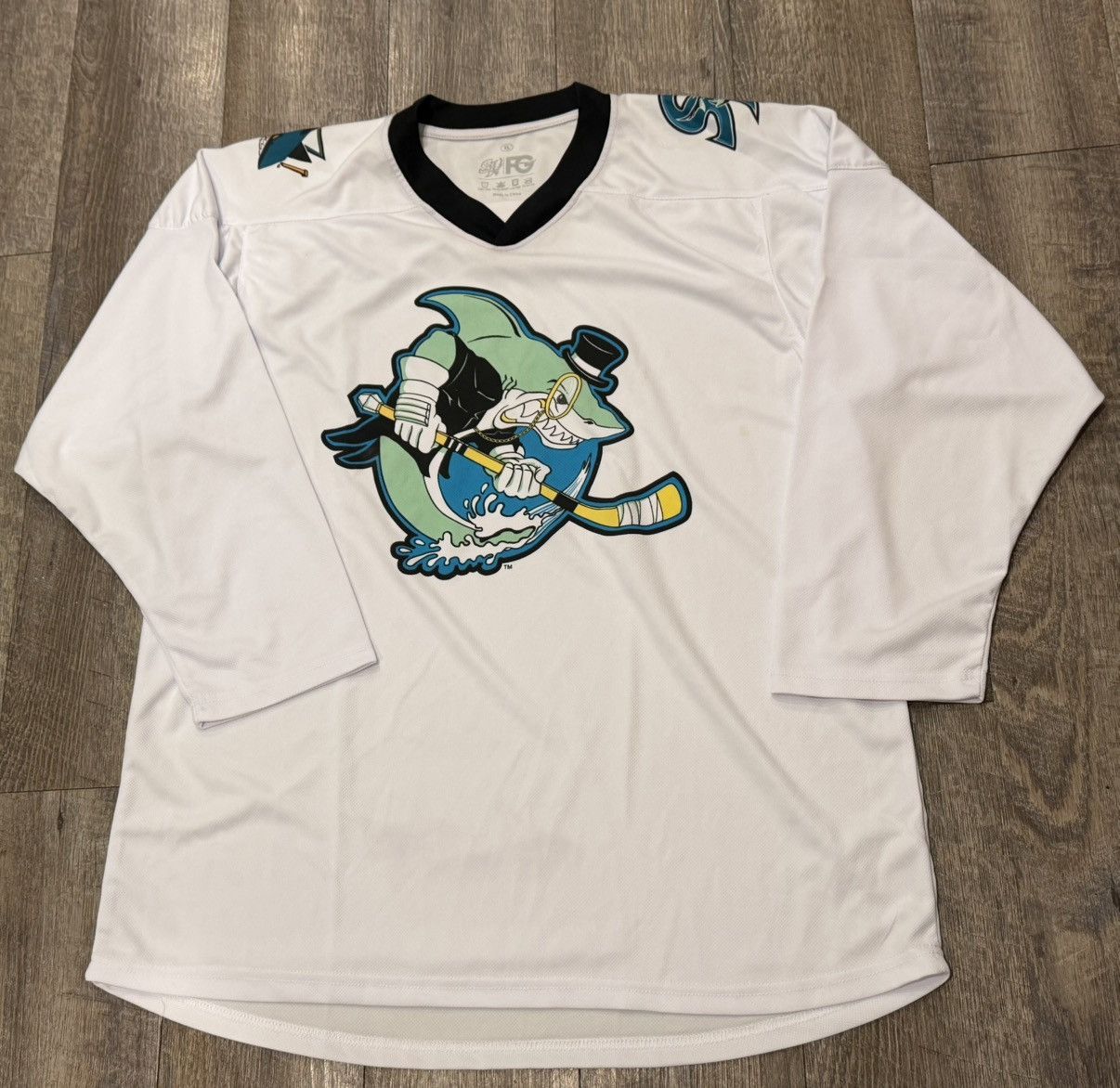 Other San Jose Barracuda Cleveland Barons Throwback Hockey Jersey Size US XL / EU 56 / 4 - 1 Thumbnail