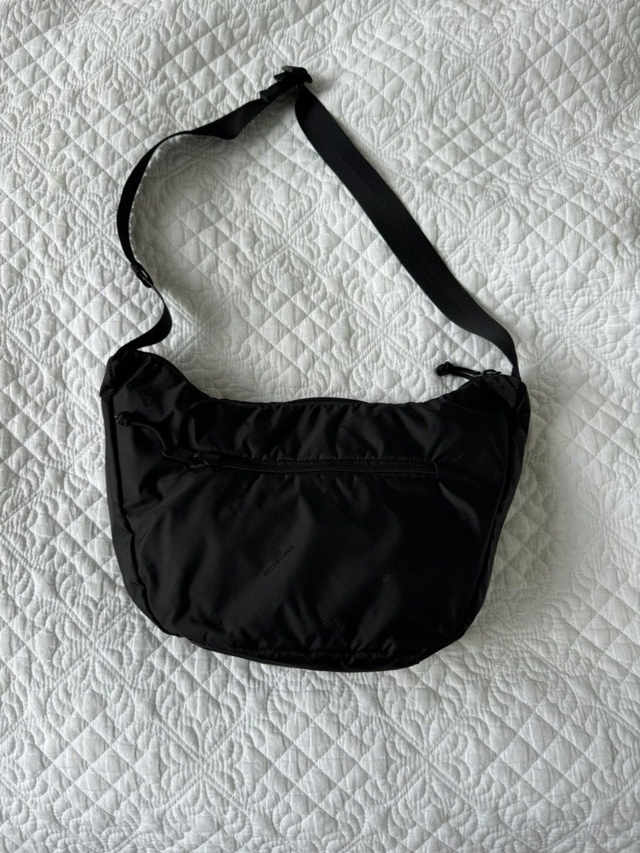 Balenciaga Balenciaga Expandable Sling recycled-nylon shoulder bag Size ONE SIZE - 3 Thumbnail