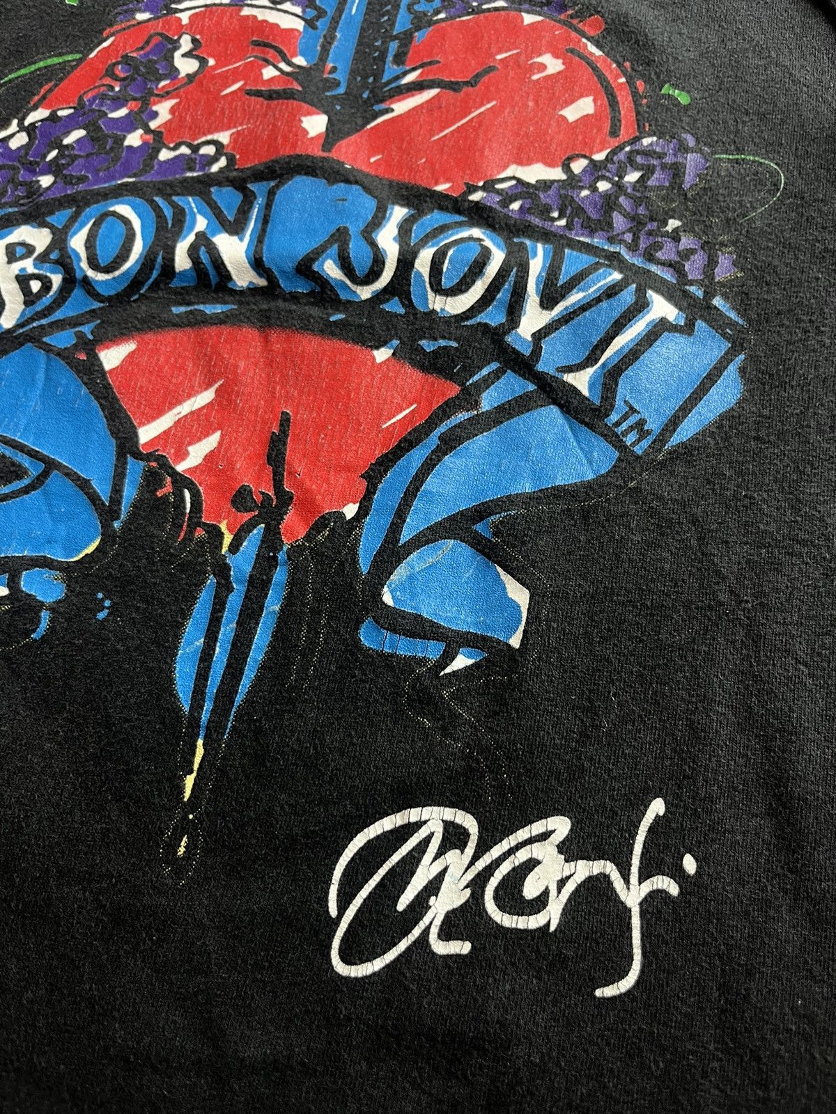 Band Tees Vintage BON JOVI Heart and Dagger 90’s Band tshirt Size US XL / EU 56 / 4 - 8 Thumbnail