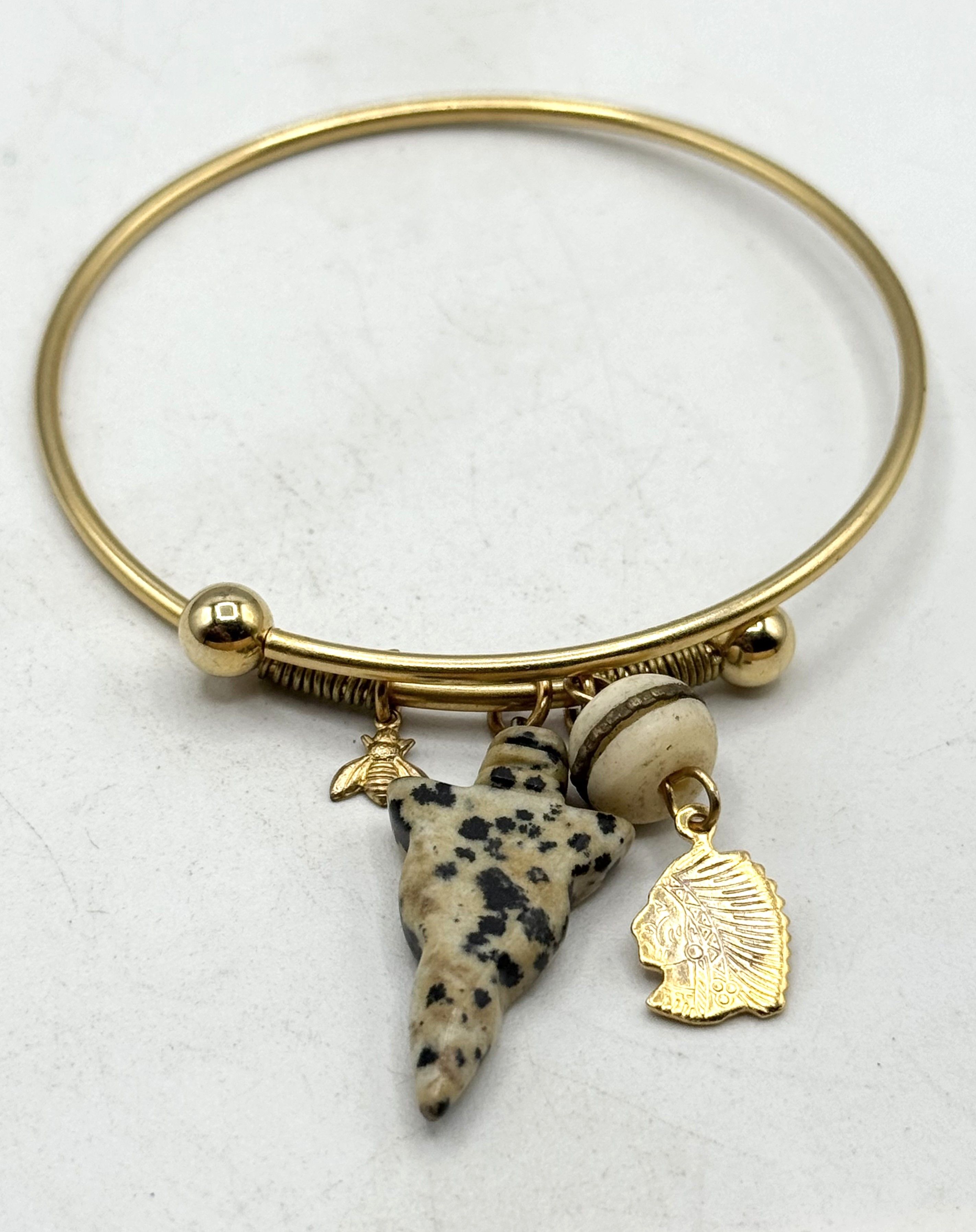 Vintage Vintage arrowhead white stone bead Indian chief charm bracel Size ONE SIZE - 1 Thumbnail
