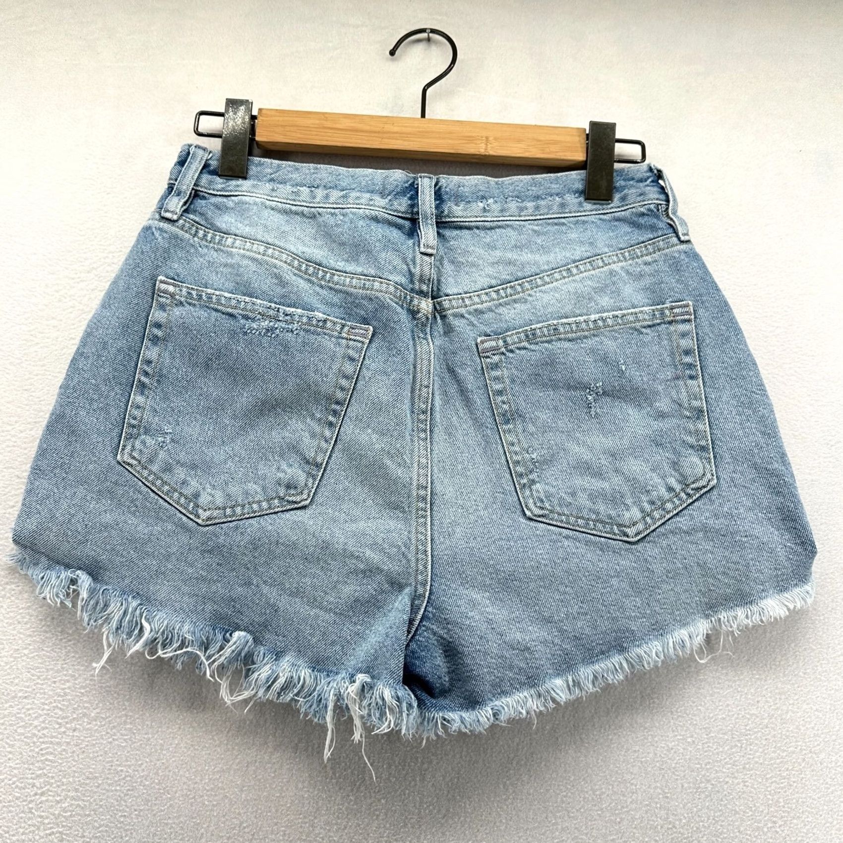 Vintage We The Free Mom Shorts Blue Women's 30 Distressed Light Wash Denim Pockets Size 30" / US 8 / IT 44 - 2 Thumbnail