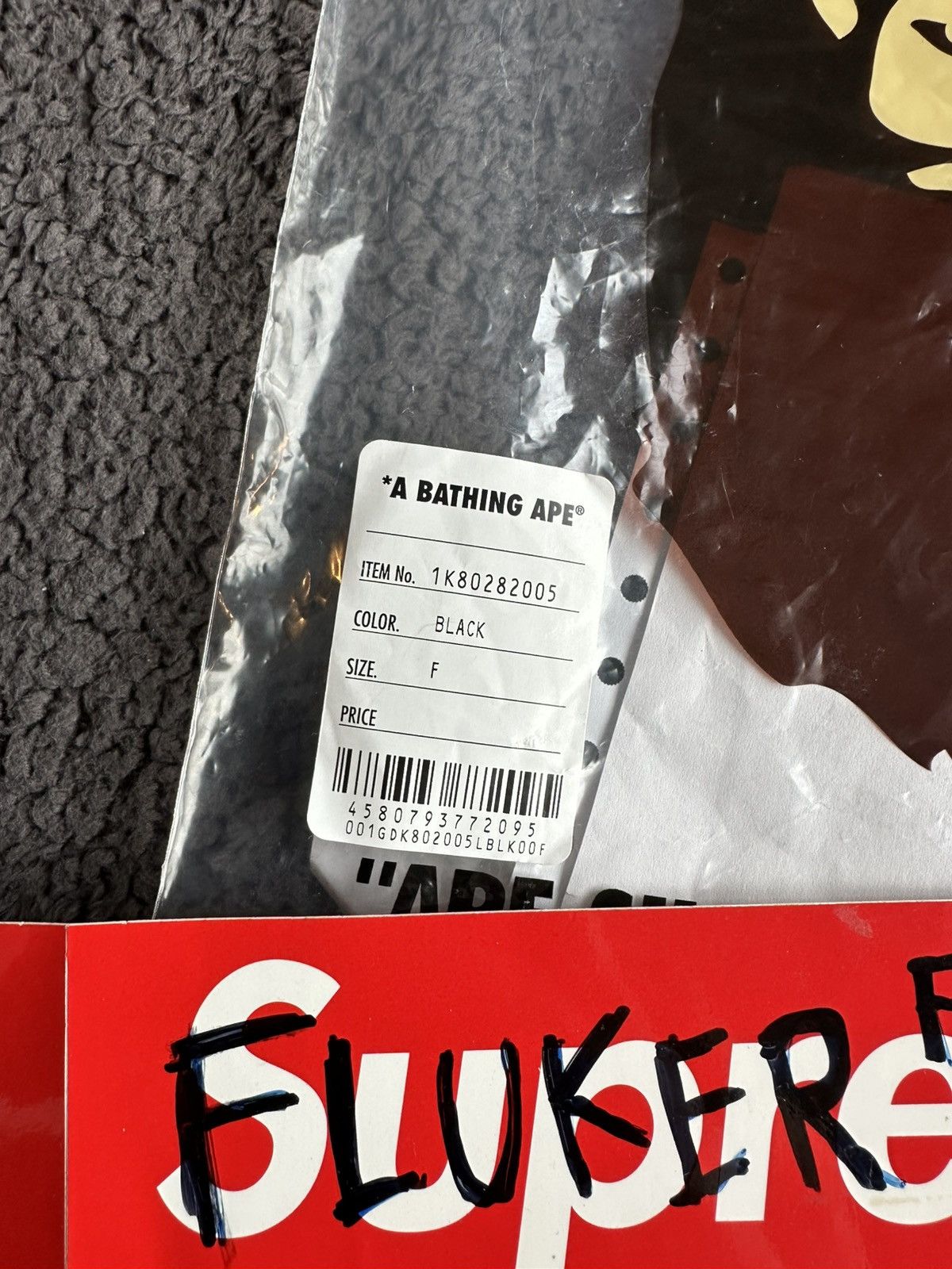 Bape BAPE Shark Boa Mittens Size ONE SIZE - 8 Thumbnail