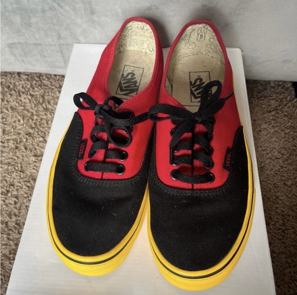 Vans Disney Mickey Mouse Vans Size US 7.5 / EU 40-41 - 2 Thumbnail