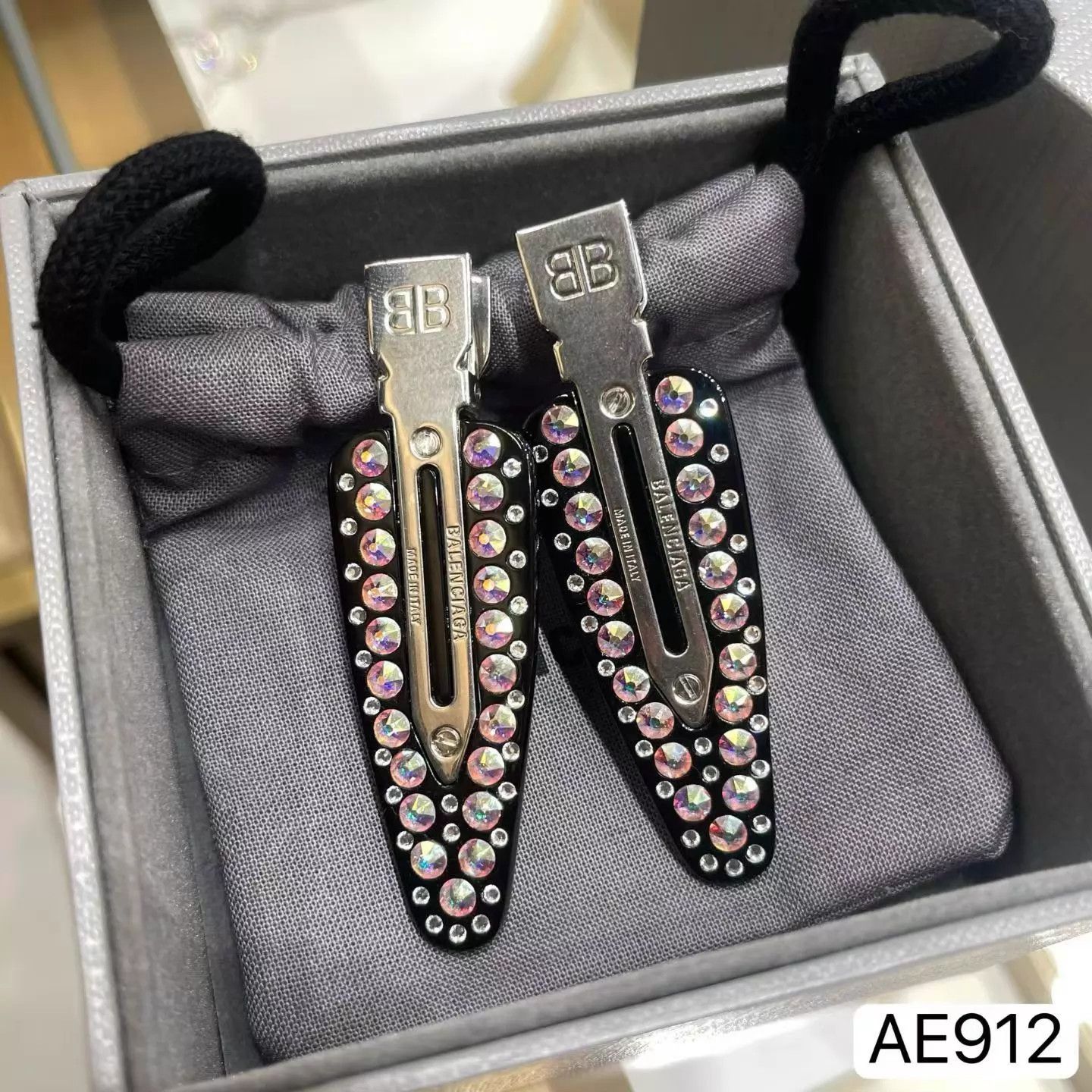 Balenciaga Balenciaga hair clip very new box dust bag AE912 Size ONE SIZE - 4 Thumbnail