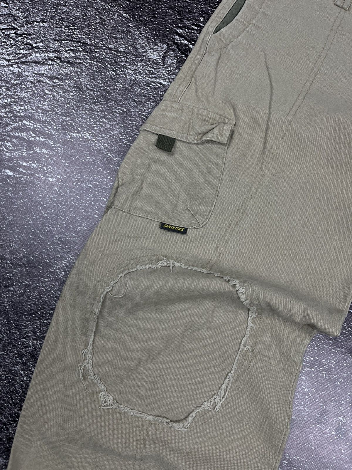 Santa Cruz Skateboards Rare🔥 Santa Cruz Big Logo Vintage Cargo Pants Y2K Jogger Size US 30 / EU 46 - 4 Thumbnail
