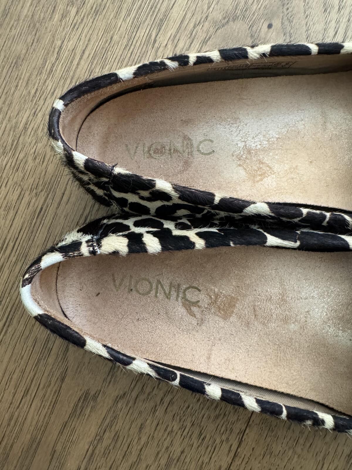 Vionic Vionic Larrun Leopard Print Calf Hair Loafers Size 7.5 Size US 7.5 / IT 37.5 - 2 Thumbnail
