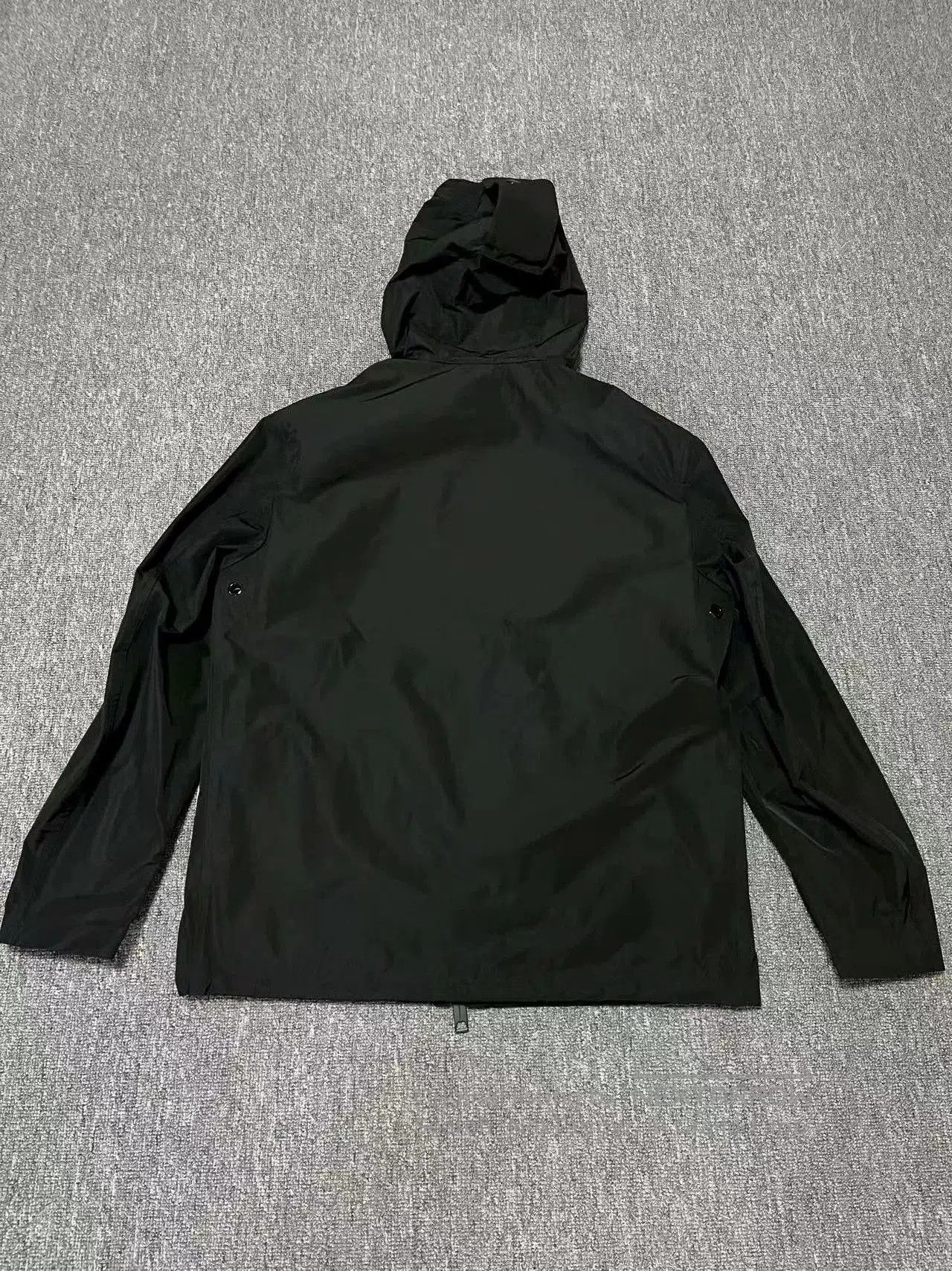 Burberry Burberry Logo Zip Jacket for Men. Size US S / EU 44-46 / 1 - 3 Thumbnail