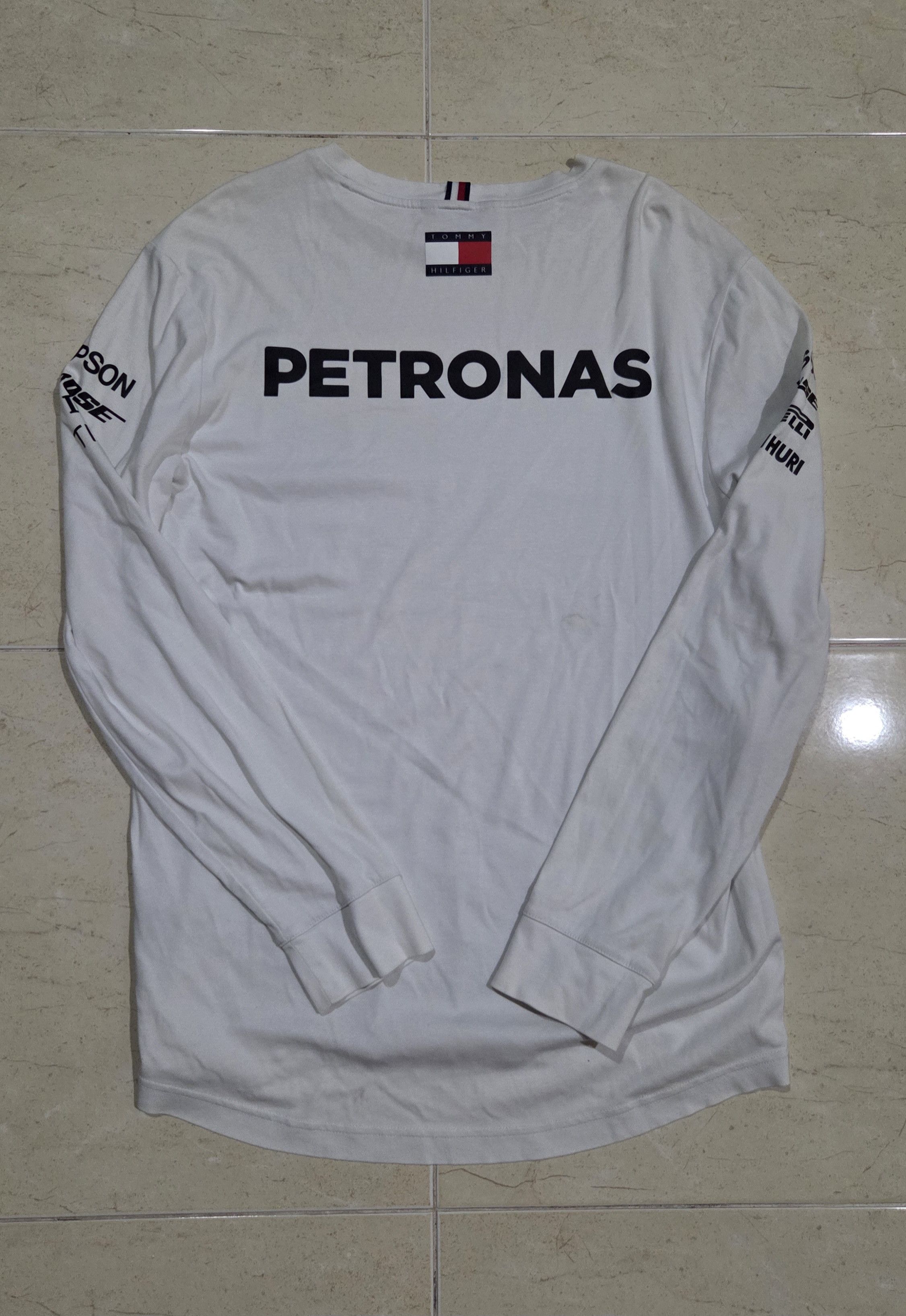 Tommy Hilfiger 2018 LH Issue Driver Tee Mercedes-AMG PETRONAS F1 Size US M / EU 48-50 / 2 - 10 Thumbnail
