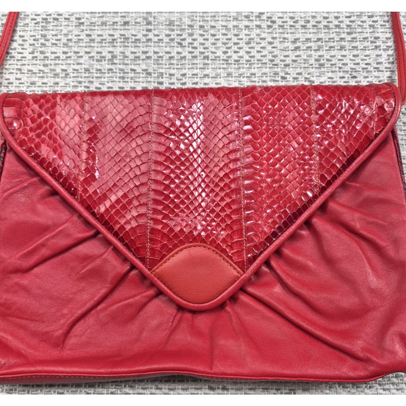 Vintage VINTAGE Meyers USA Womens Shoulder Bag Red SnakeSkin Leather Envelope Purse 80s Shoulder Bag Womens Medium Red Animal Print 90s Mens? Size ONE SIZE - 2 Thumbnail