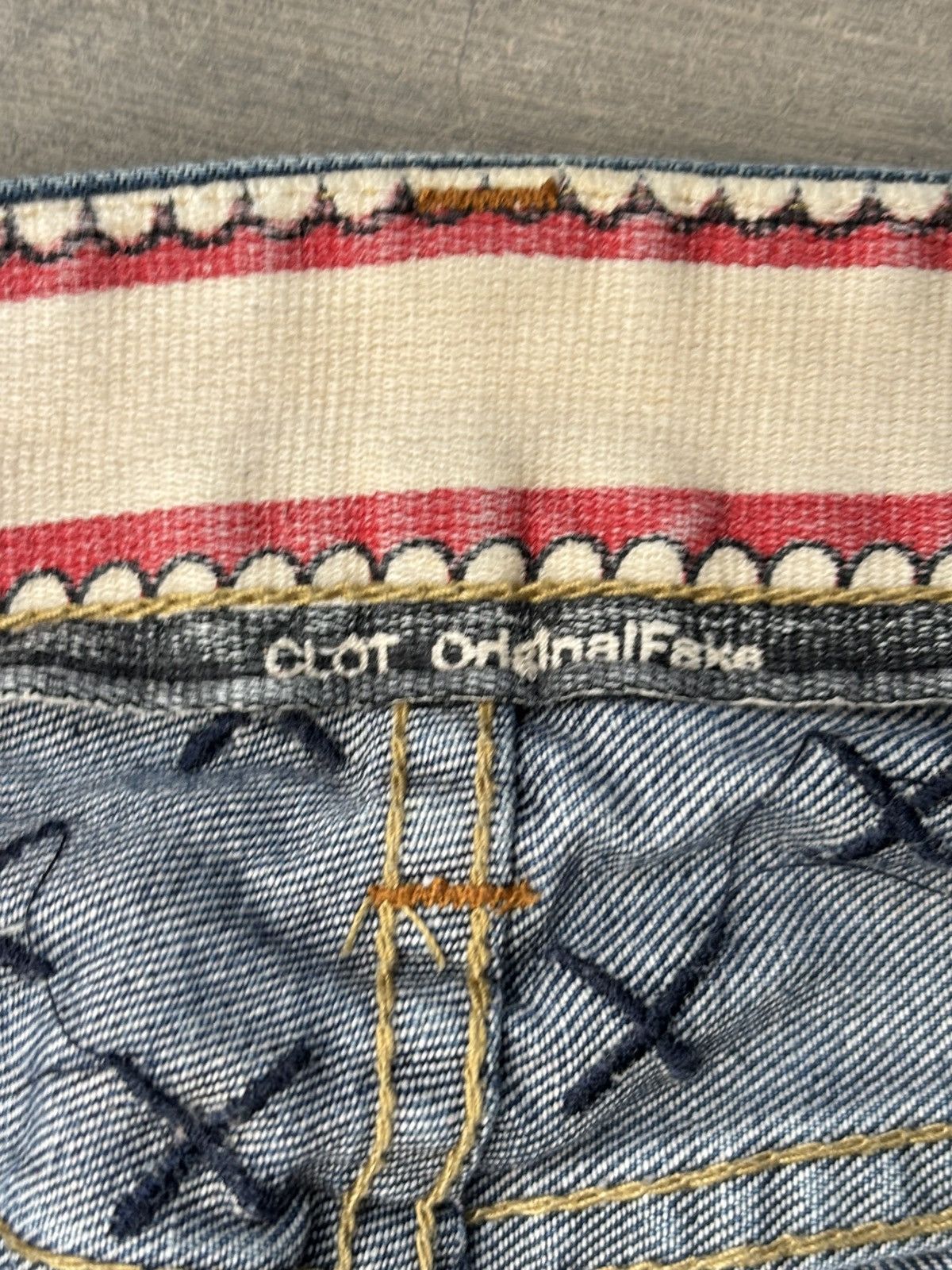 CLOT × Levi's Clot x Levi’s x Original Fake Kaws Size US 31 - 16 Thumbnail