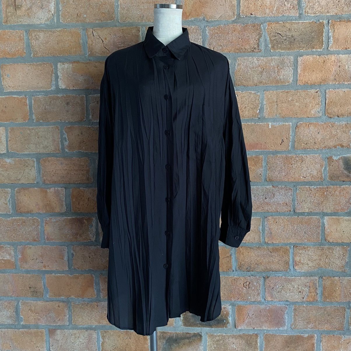Issey Miyake ISSEY MIYAKE Black Pleated Oversized Dress Shirt Size XS / US 0-2 / IT 36-38 - 8 Thumbnail