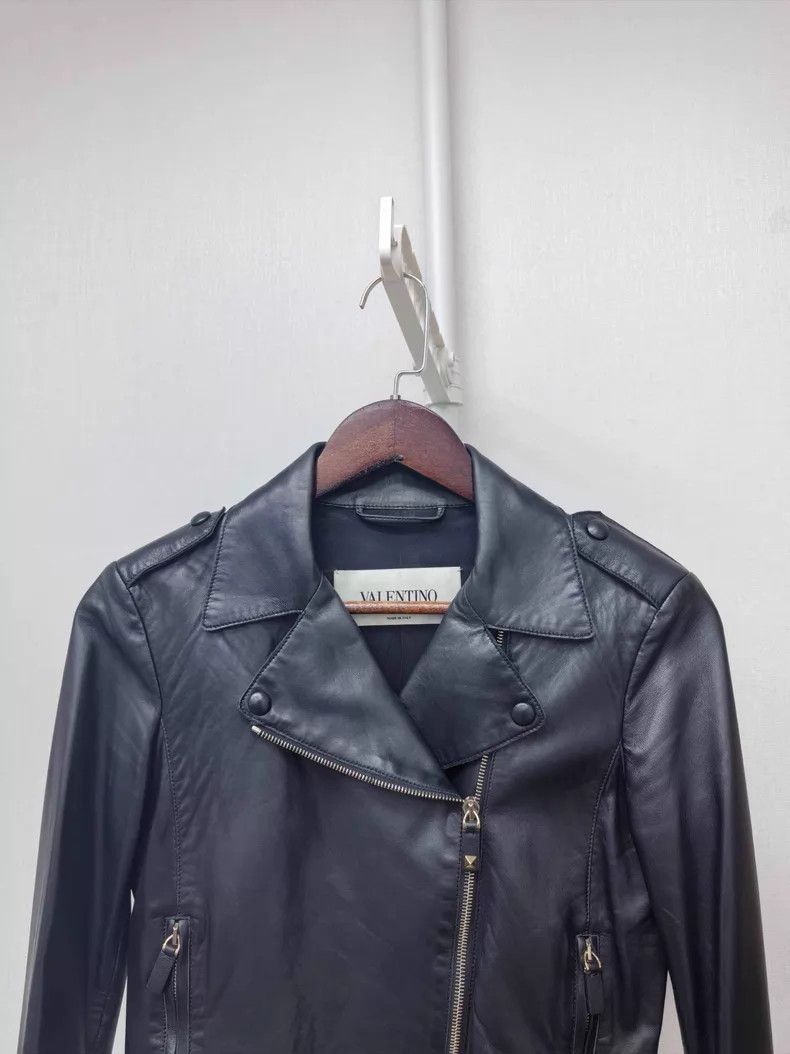 Valentino Valentino Black sheepskin diagonal zippered biker jacket j Size S / US 4 / IT 40 - 3 Thumbnail