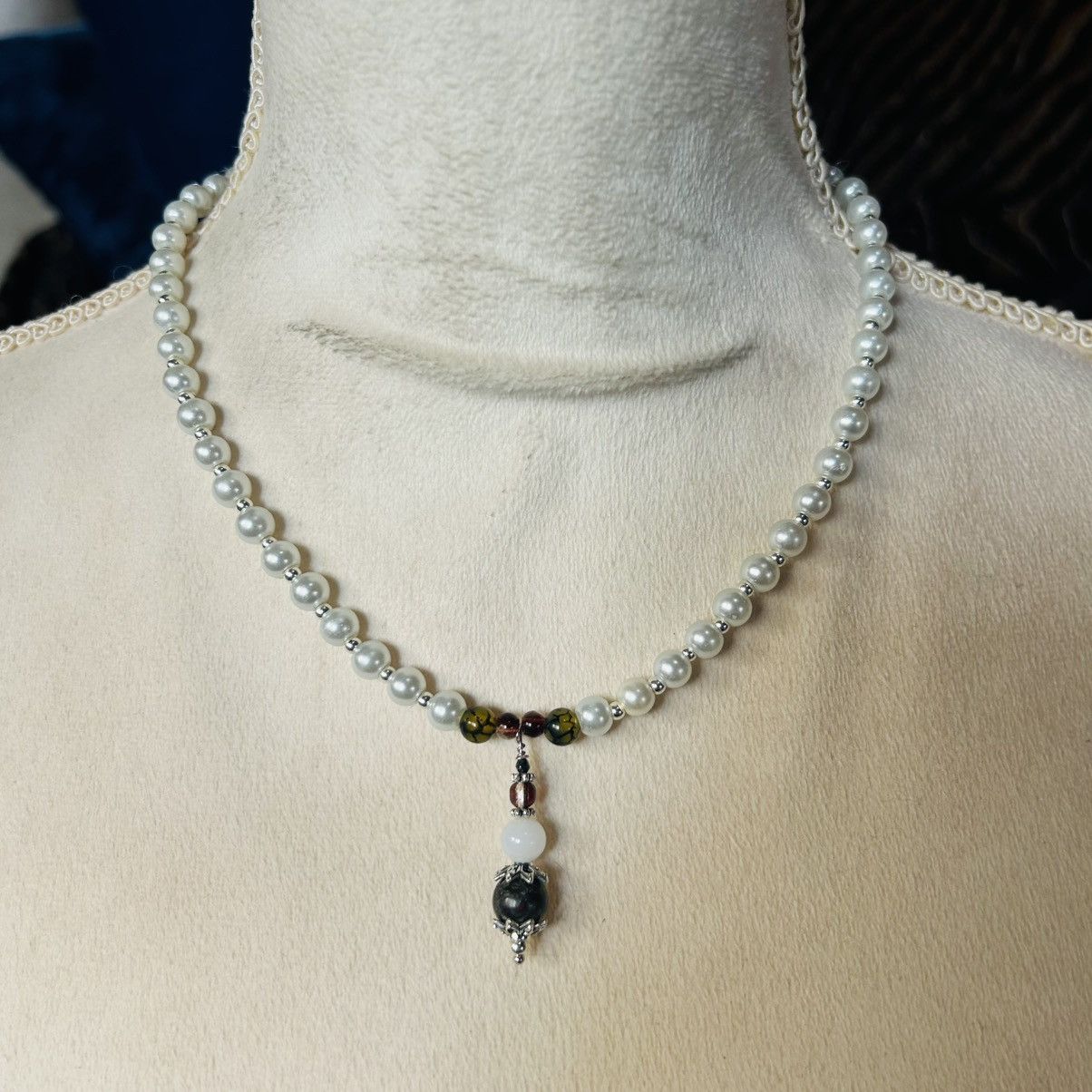 Handmade Handcrafted elegant serpentine dragon vein quartz necklace Size ONE SIZE - 2 Thumbnail