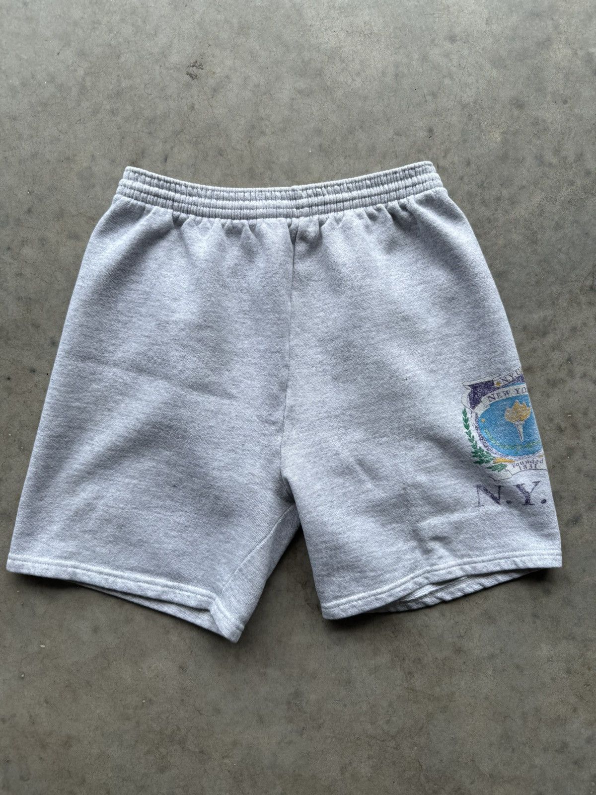 Vintage Vintage NYU Sweat Shorts New York University Cute Size 27" / US 4 / IT 40 - 2 Thumbnail
