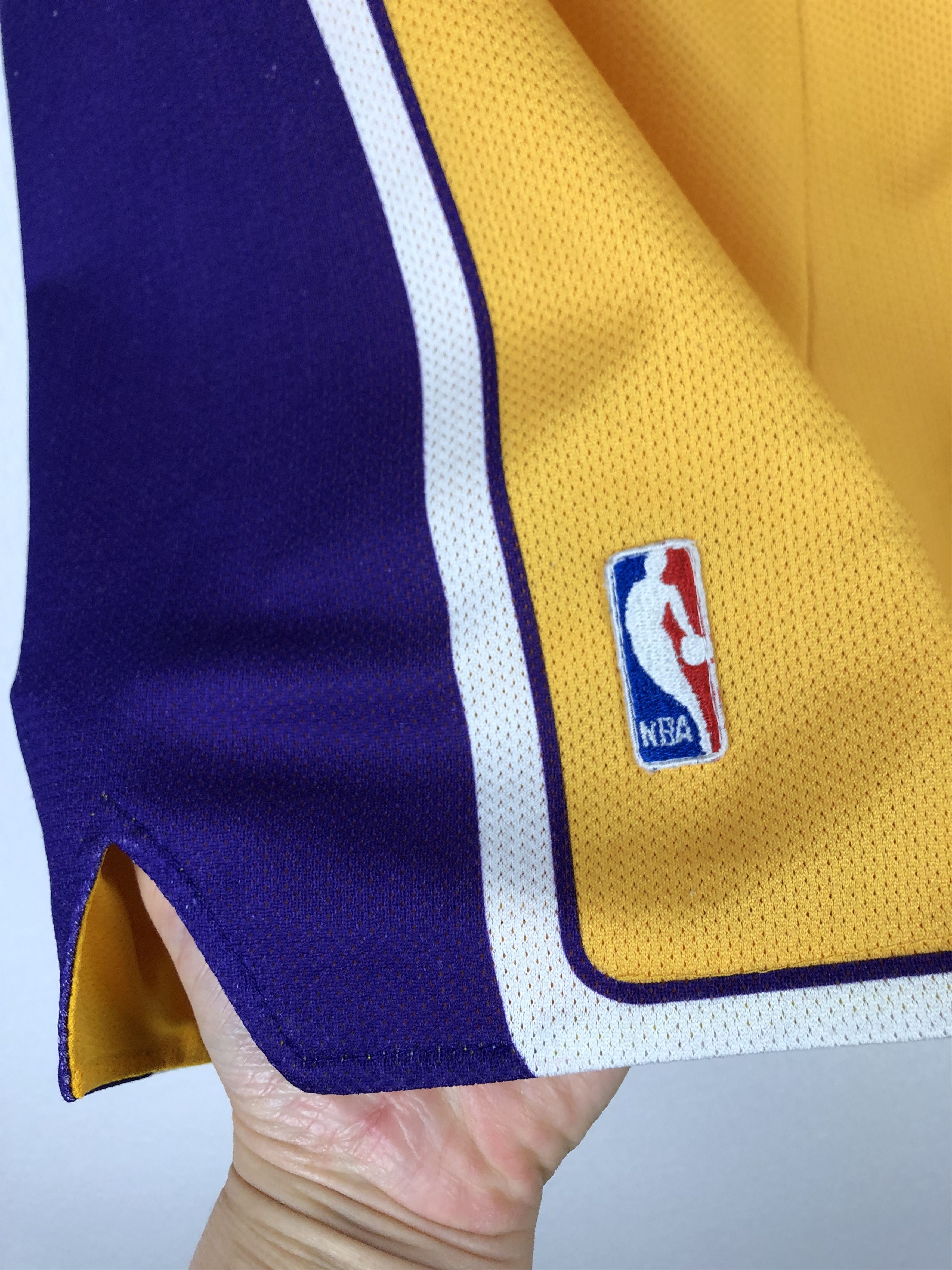Champion Vintage 90's Champion Los Angeles Lakers NBA Mens Shorts XL Size US 36 / EU 52 - 2 Thumbnail