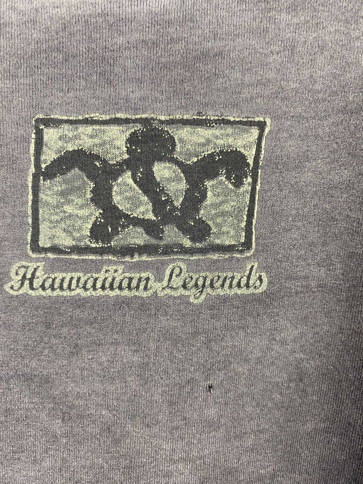 Vintage Vintage 90s Hawaiian Legends Distressed Faded T-Shirt Size US L / EU 52-54 / 3 - 12 Thumbnail