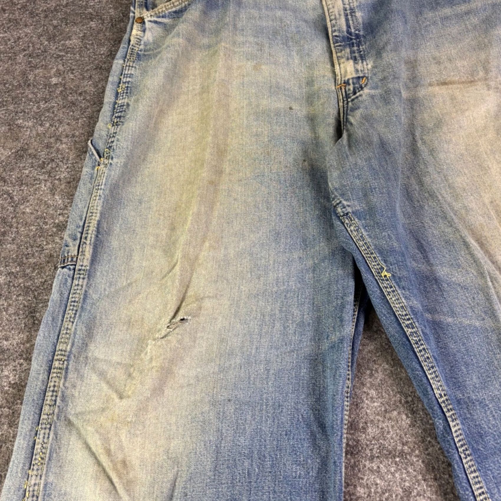 Carhartt VINTAGE Carhartt Jeans Mens 36x29 Light Wash Distressed Workwear Size US 36 / EU 52 - 6 Thumbnail