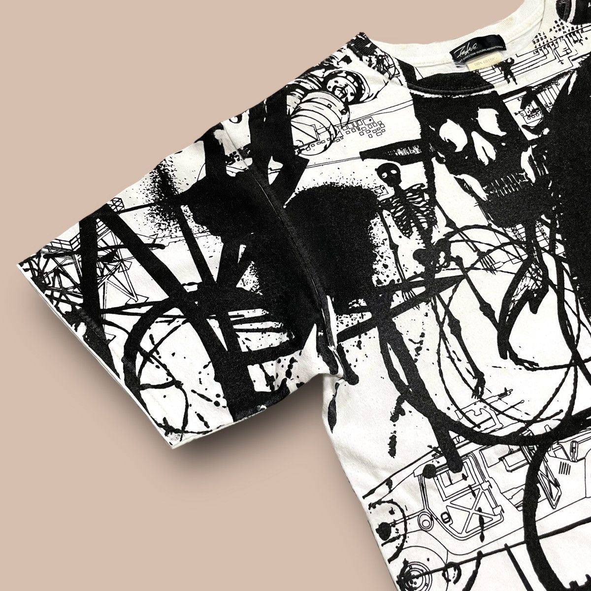 Futura FUTURA LABORATORIES OVP TEE Size US M / EU 48-50 / 2 - 6 Thumbnail