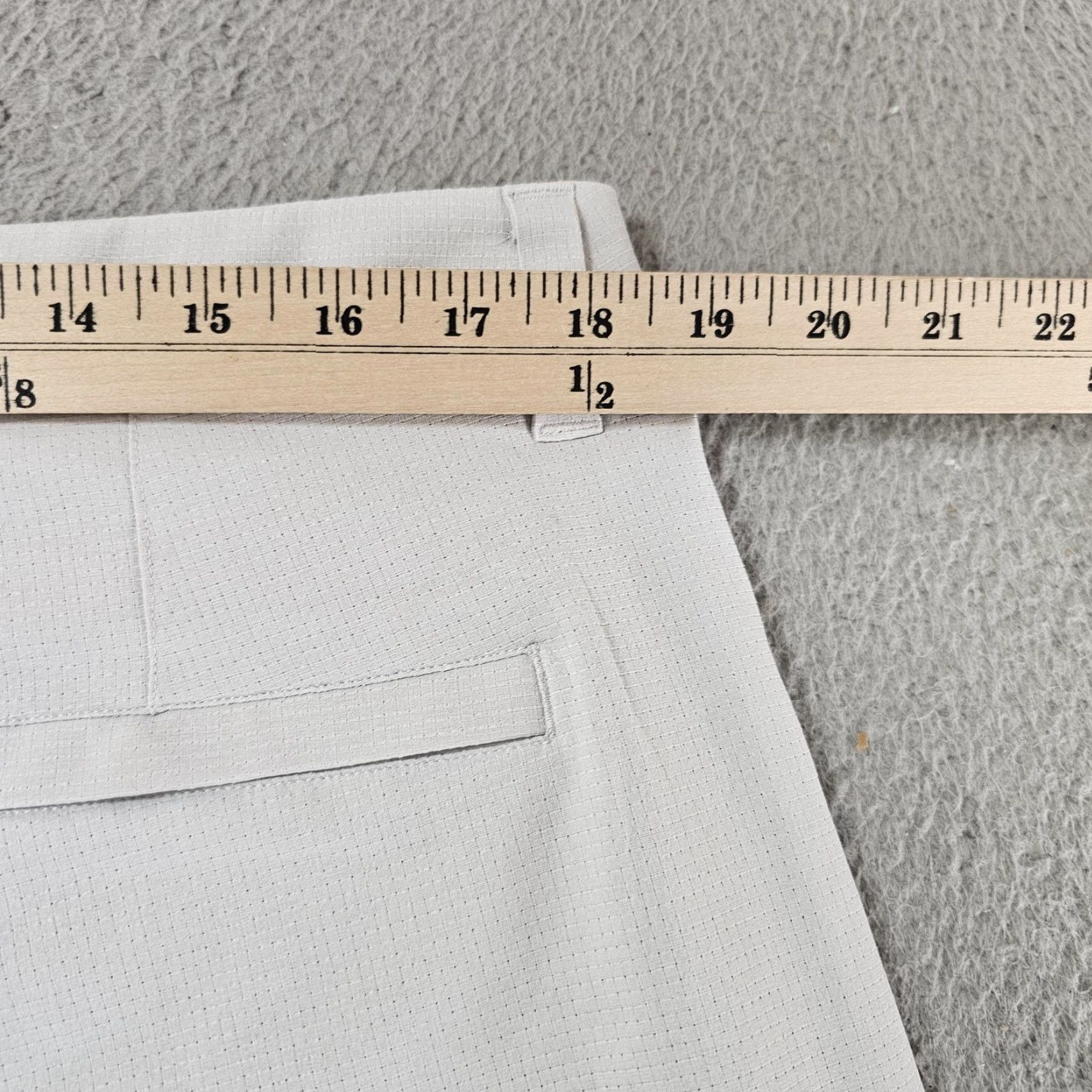 Lululemon Lululemon Shorts Mens 36 Gray Chino Golf Lightweight Performance Casual Pockets Wrap Flat Front Inseam 10 in Regular Size US 36 / EU 52 - 4 Thumbnail