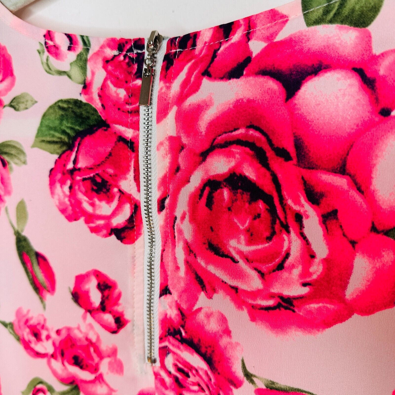 Other May & July Hot Pink & Green Floral Short Sleeve Crop Blouse Size S / US 4 / IT 40 - 6 Thumbnail